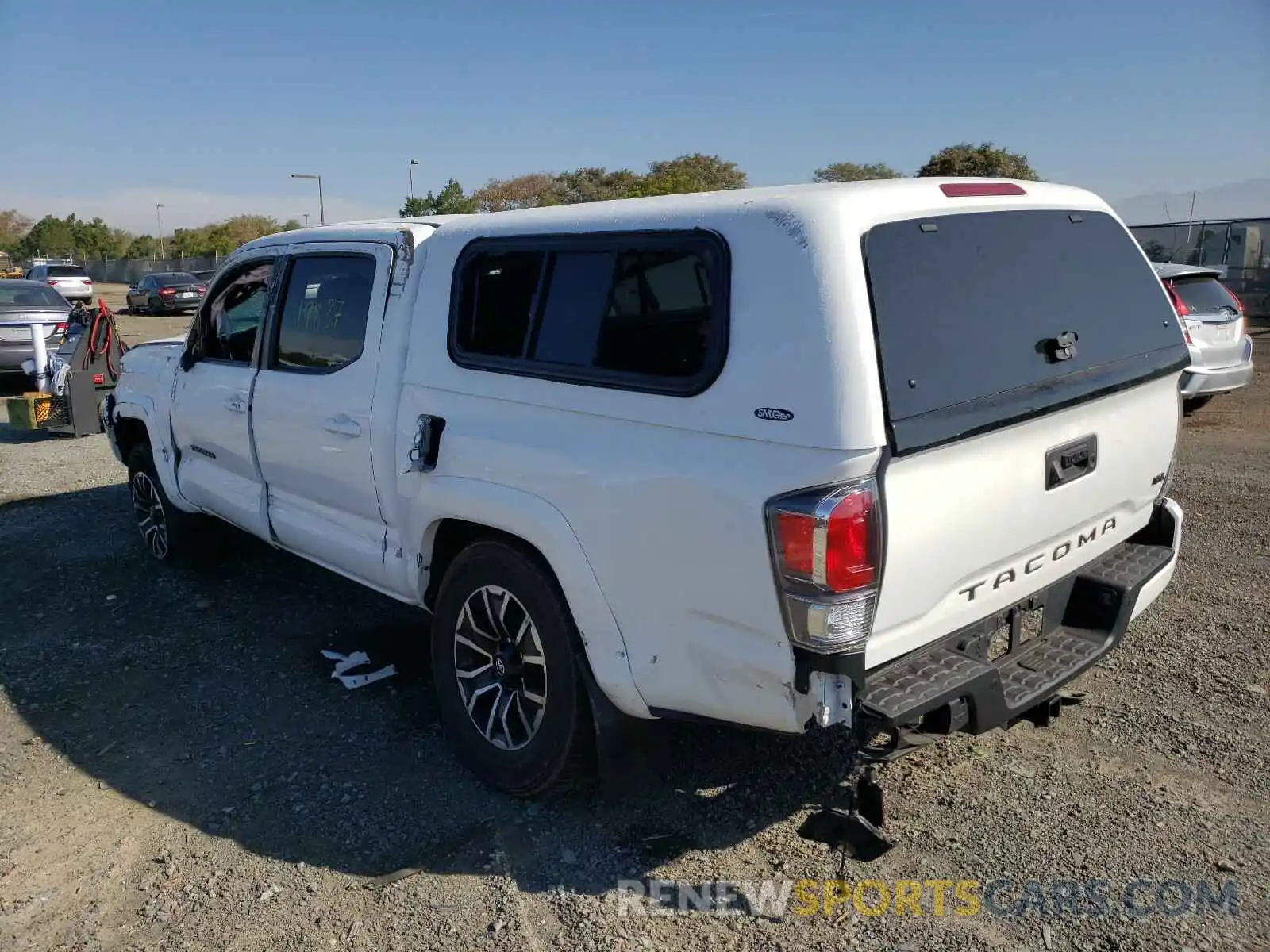 3 Photograph of a damaged car 3TMAZ5CN6LM114889 TOYOTA TACOMA 2020