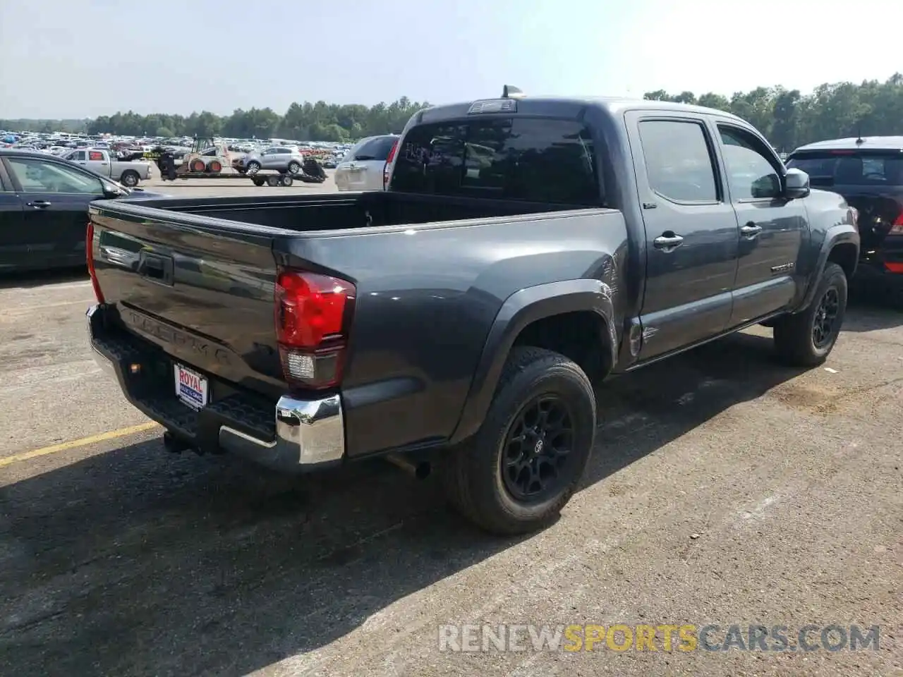 4 Photograph of a damaged car 3TMAZ5CN6LM116190 TOYOTA TACOMA 2020