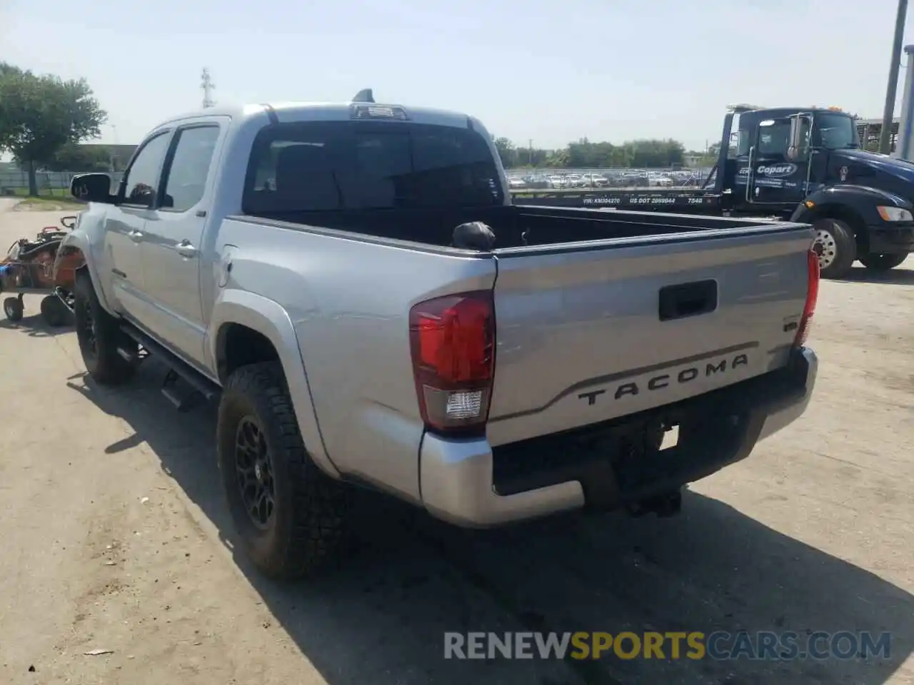 3 Photograph of a damaged car 3TMAZ5CN6LM118196 TOYOTA TACOMA 2020