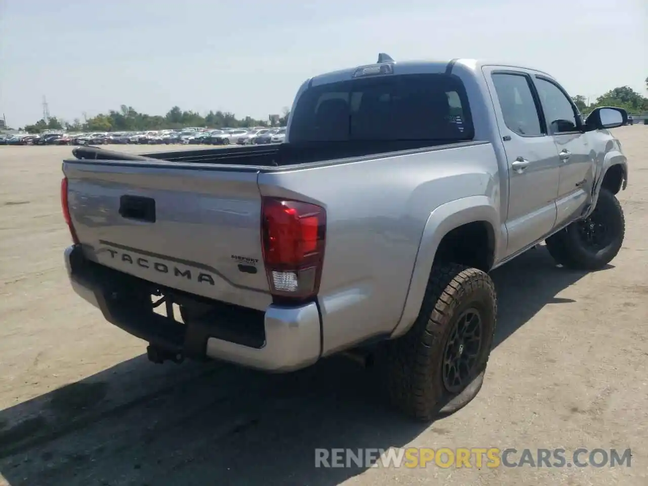 4 Photograph of a damaged car 3TMAZ5CN6LM118196 TOYOTA TACOMA 2020