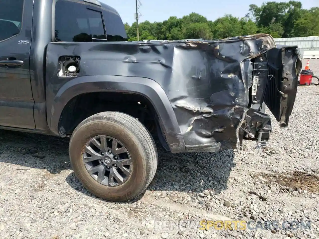 9 Photograph of a damaged car 3TMAZ5CN6LM118389 TOYOTA TACOMA 2020