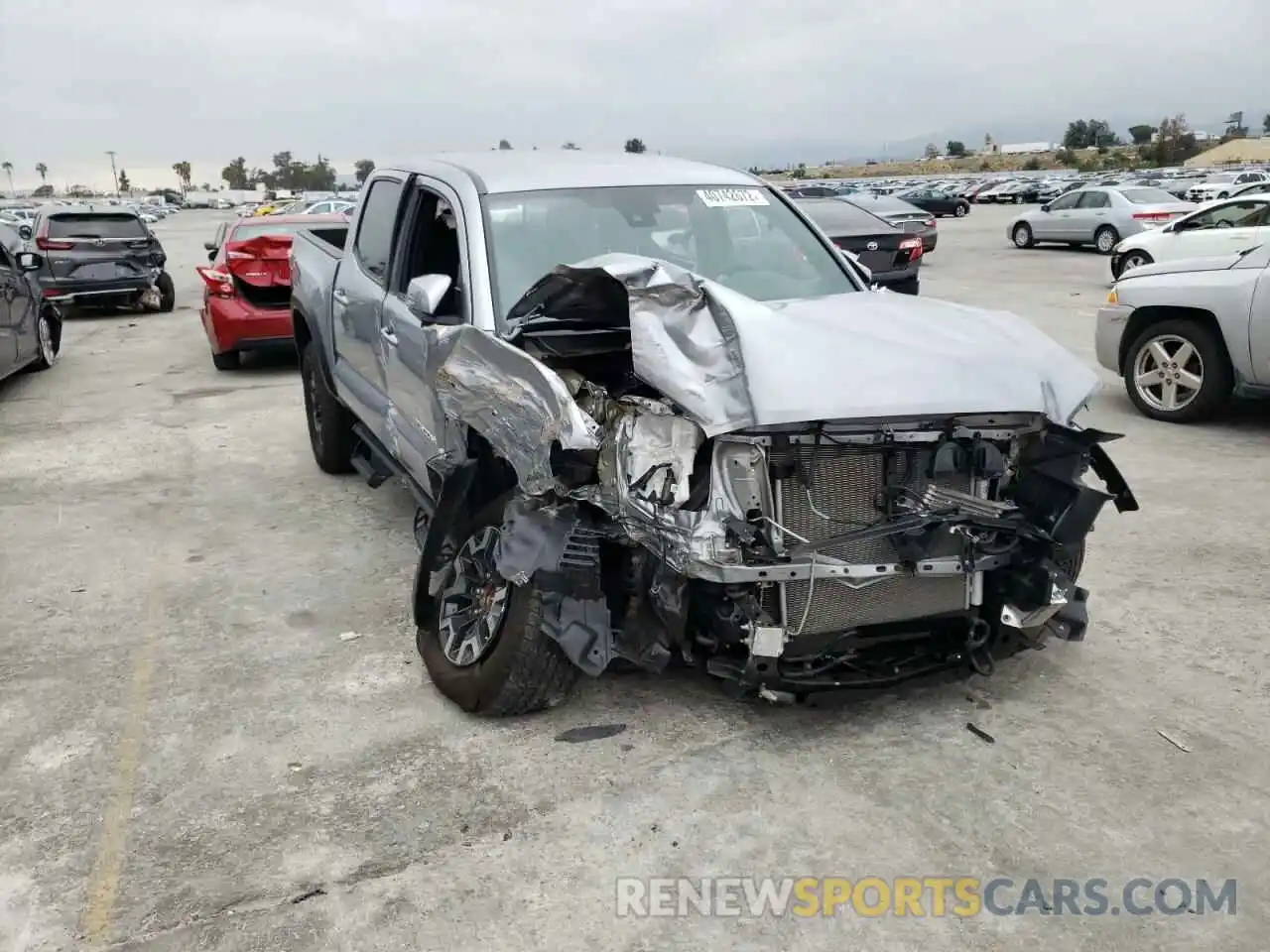 1 Photograph of a damaged car 3TMAZ5CN6LM118697 TOYOTA TACOMA 2020