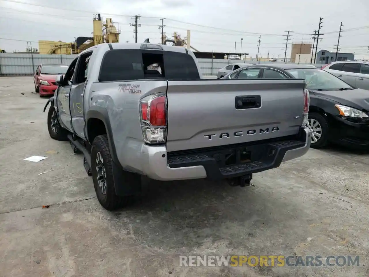 3 Photograph of a damaged car 3TMAZ5CN6LM118697 TOYOTA TACOMA 2020