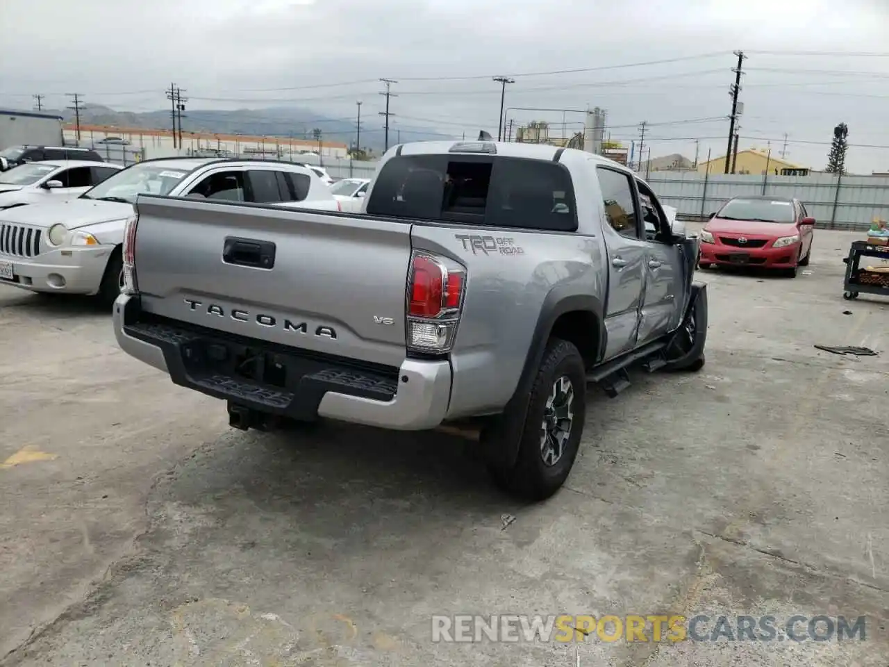 4 Photograph of a damaged car 3TMAZ5CN6LM118697 TOYOTA TACOMA 2020