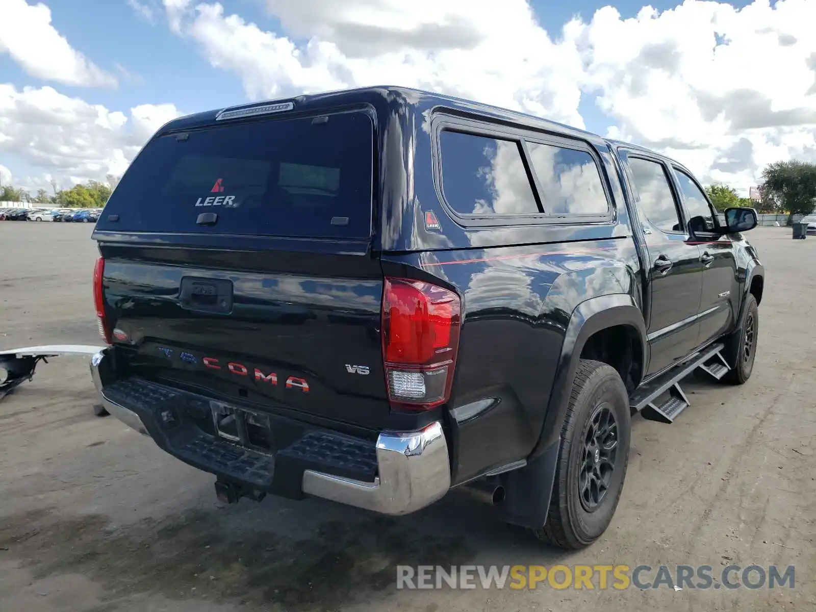 4 Photograph of a damaged car 3TMAZ5CN6LM121003 TOYOTA TACOMA 2020