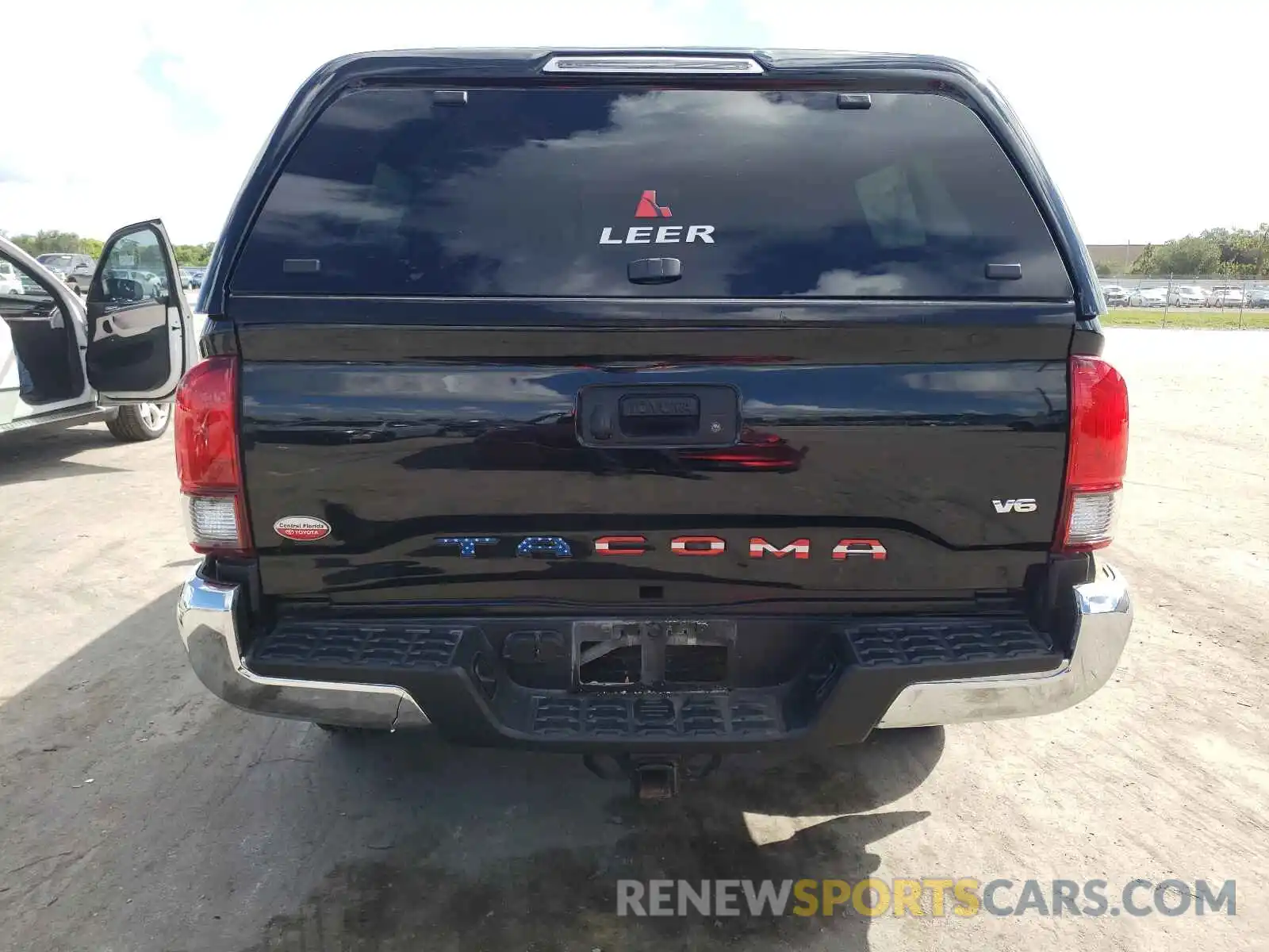 9 Photograph of a damaged car 3TMAZ5CN6LM121003 TOYOTA TACOMA 2020