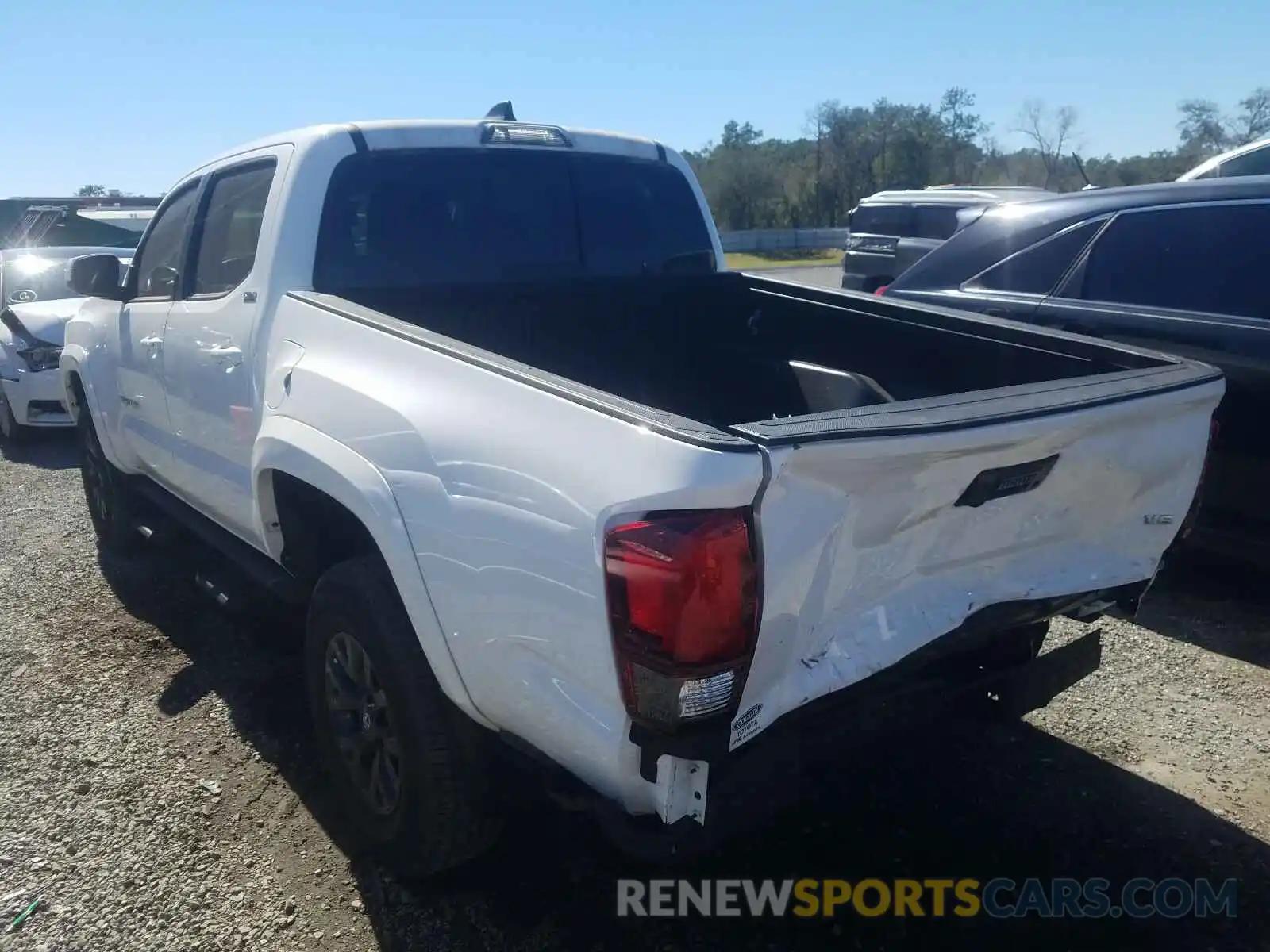 3 Photograph of a damaged car 3TMAZ5CN6LM123009 TOYOTA TACOMA 2020