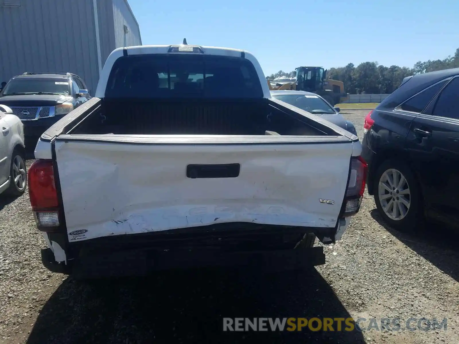 9 Photograph of a damaged car 3TMAZ5CN6LM123009 TOYOTA TACOMA 2020