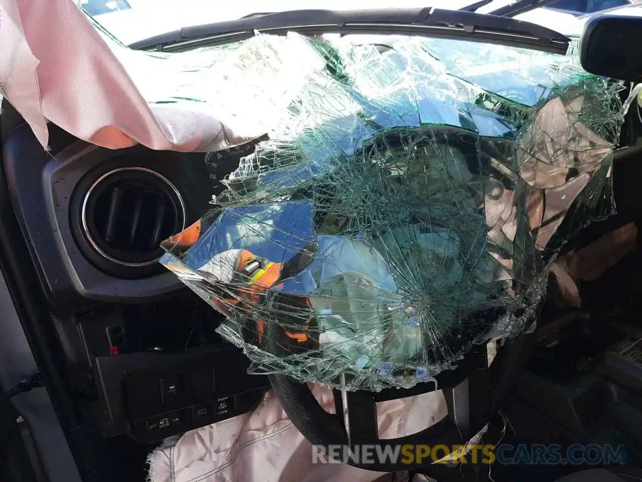 8 Photograph of a damaged car 3TMAZ5CN6LM123222 TOYOTA TACOMA 2020