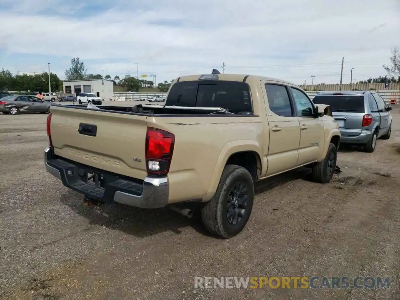 4 Photograph of a damaged car 3TMAZ5CN6LM125083 TOYOTA TACOMA 2020