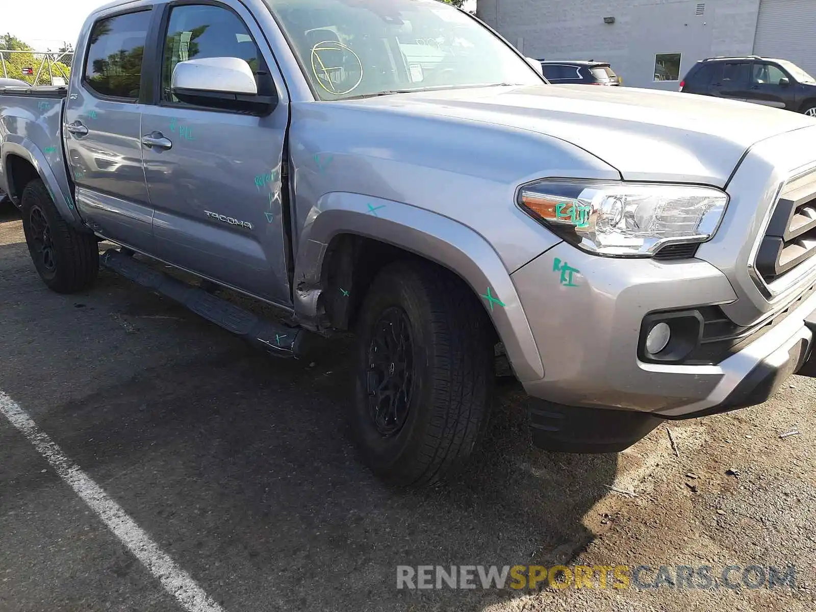 9 Photograph of a damaged car 3TMAZ5CN6LM125942 TOYOTA TACOMA 2020