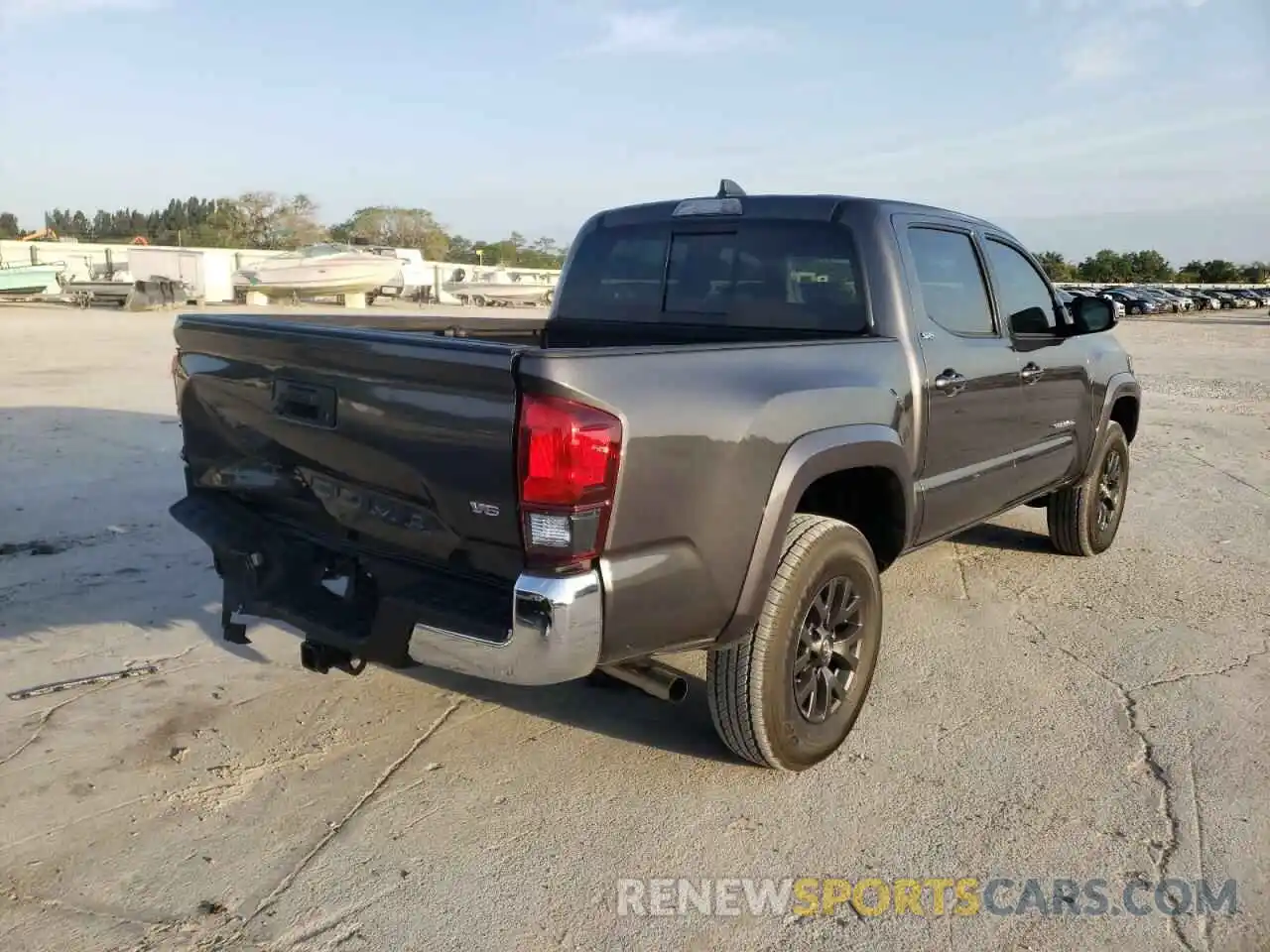 4 Photograph of a damaged car 3TMAZ5CN6LM127691 TOYOTA TACOMA 2020