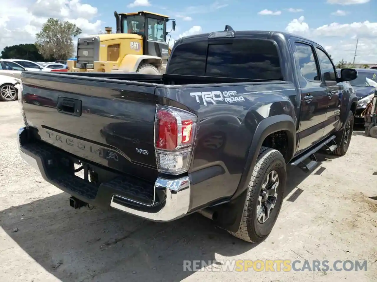 4 Photograph of a damaged car 3TMAZ5CN6LM129070 TOYOTA TACOMA 2020