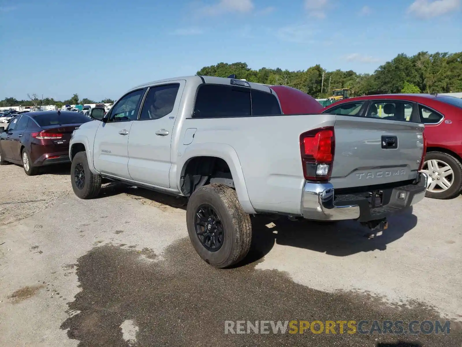 3 Photograph of a damaged car 3TMAZ5CN6LM129618 TOYOTA TACOMA 2020