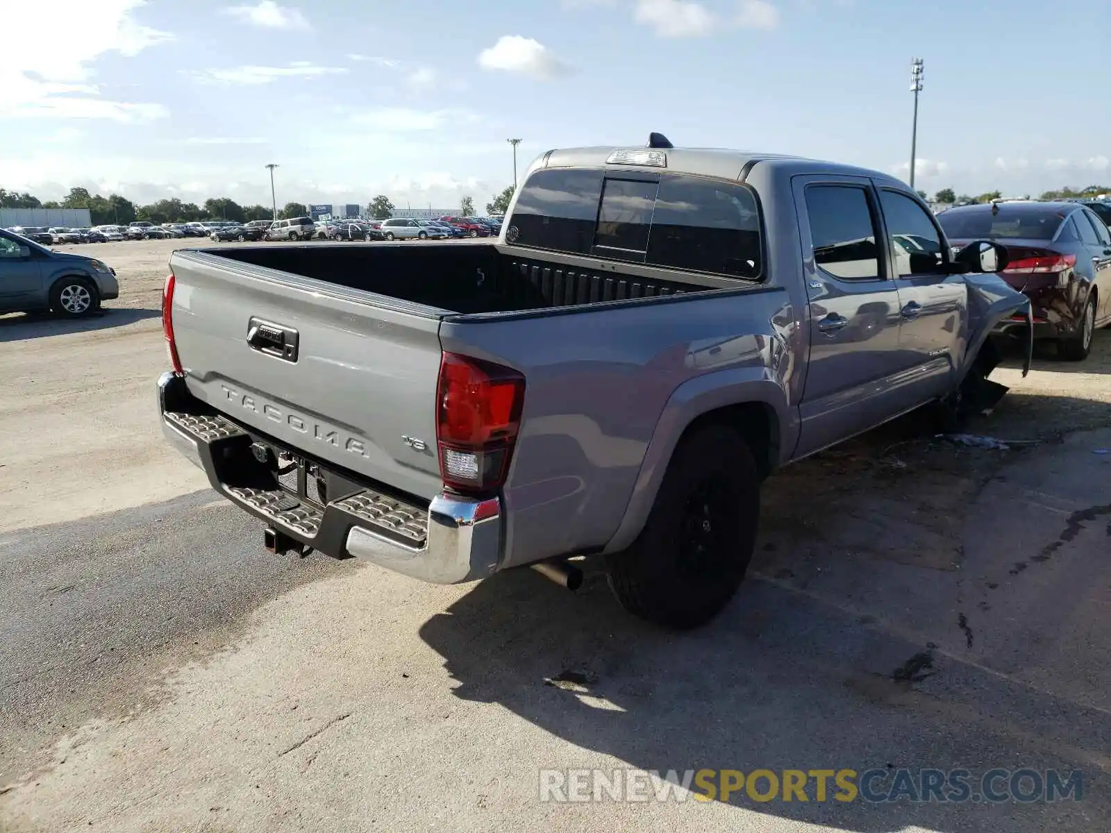 4 Photograph of a damaged car 3TMAZ5CN6LM129618 TOYOTA TACOMA 2020