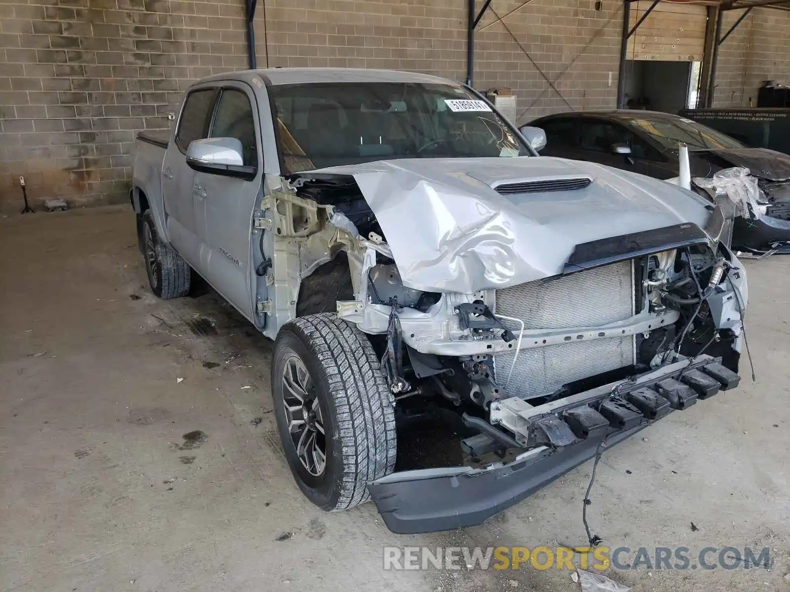 1 Photograph of a damaged car 3TMAZ5CN6LM129652 TOYOTA TACOMA 2020