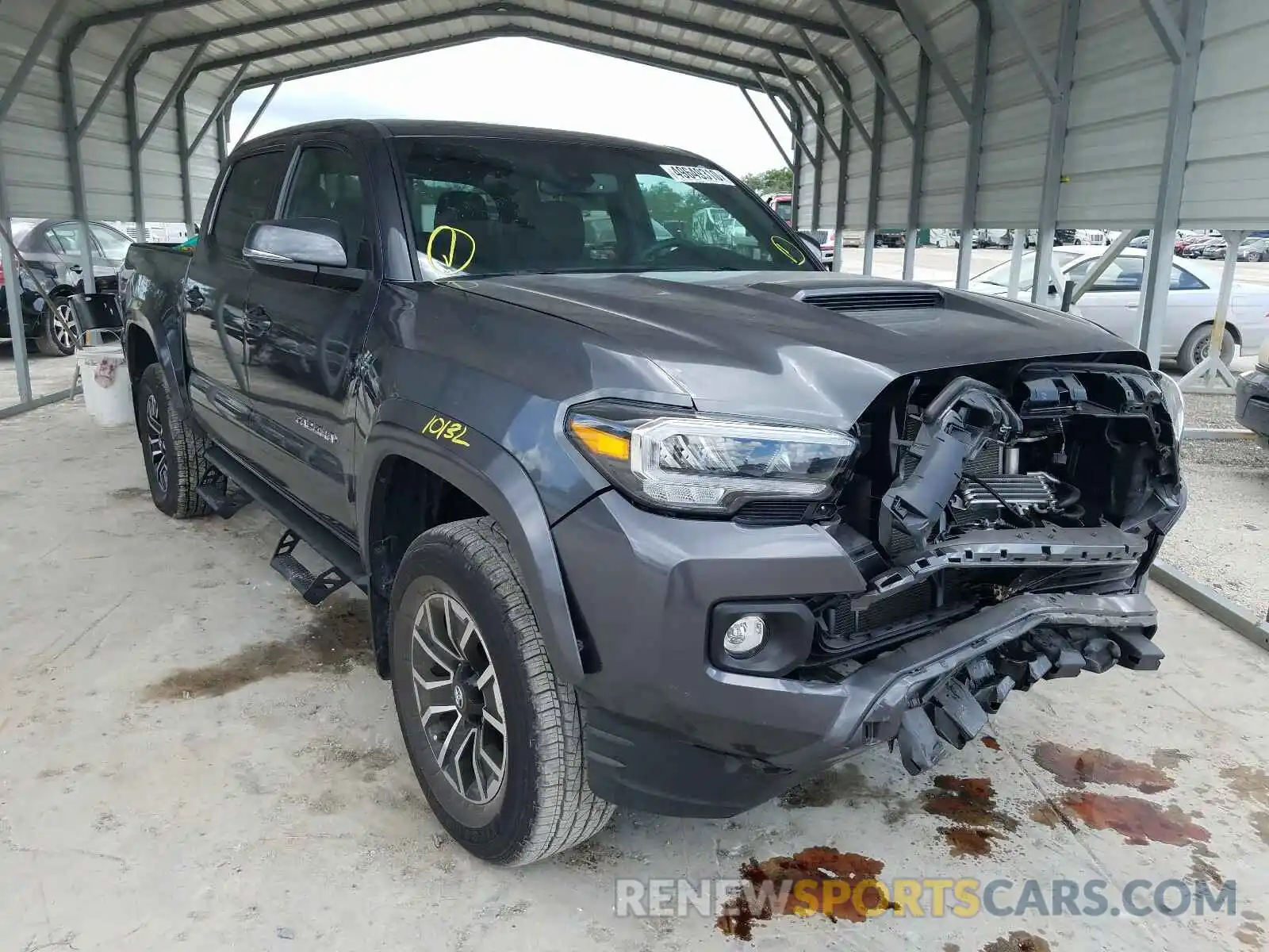 1 Photograph of a damaged car 3TMAZ5CN6LM129957 TOYOTA TACOMA 2020