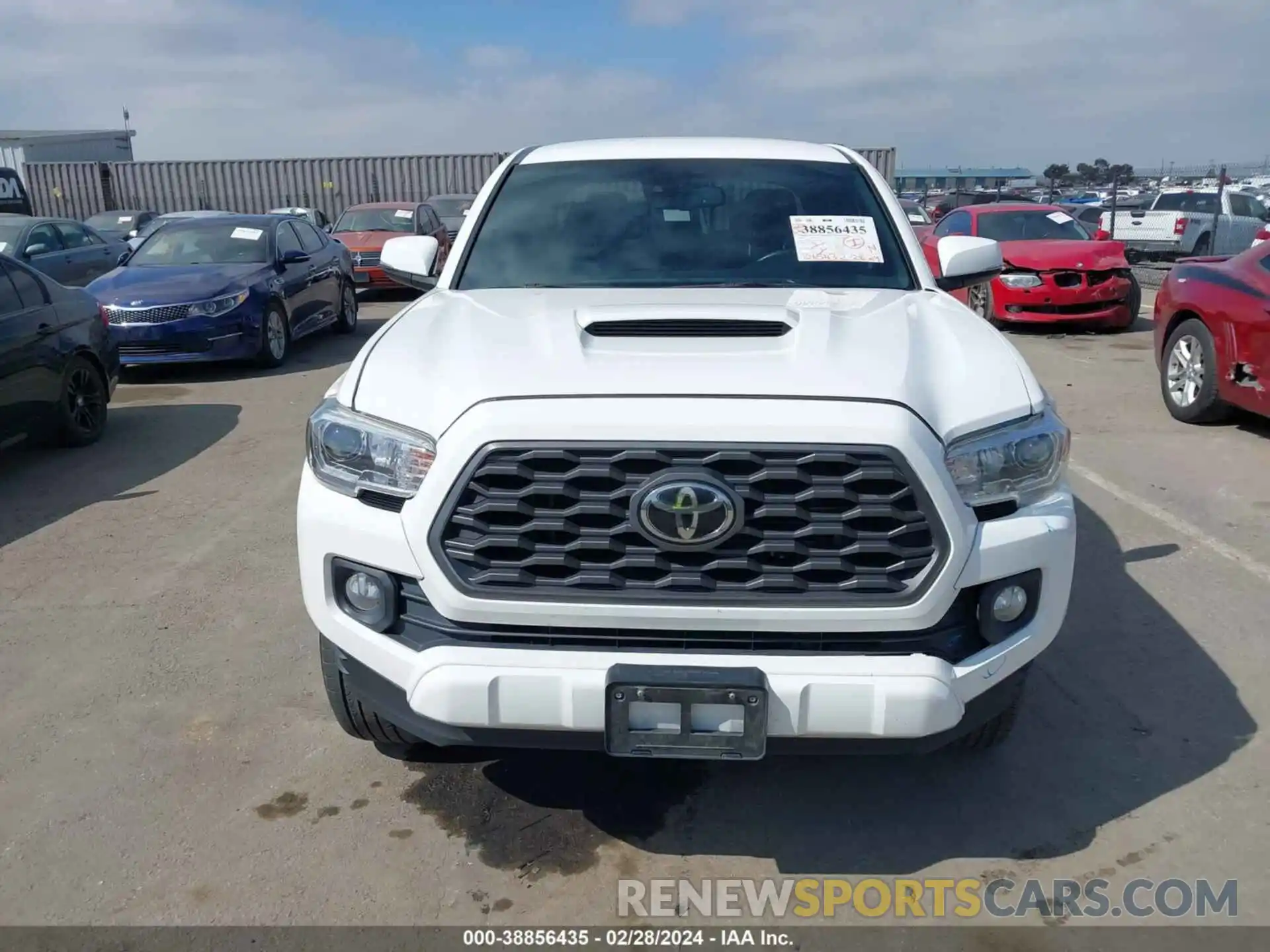 13 Photograph of a damaged car 3TMAZ5CN6LM131210 TOYOTA TACOMA 2020