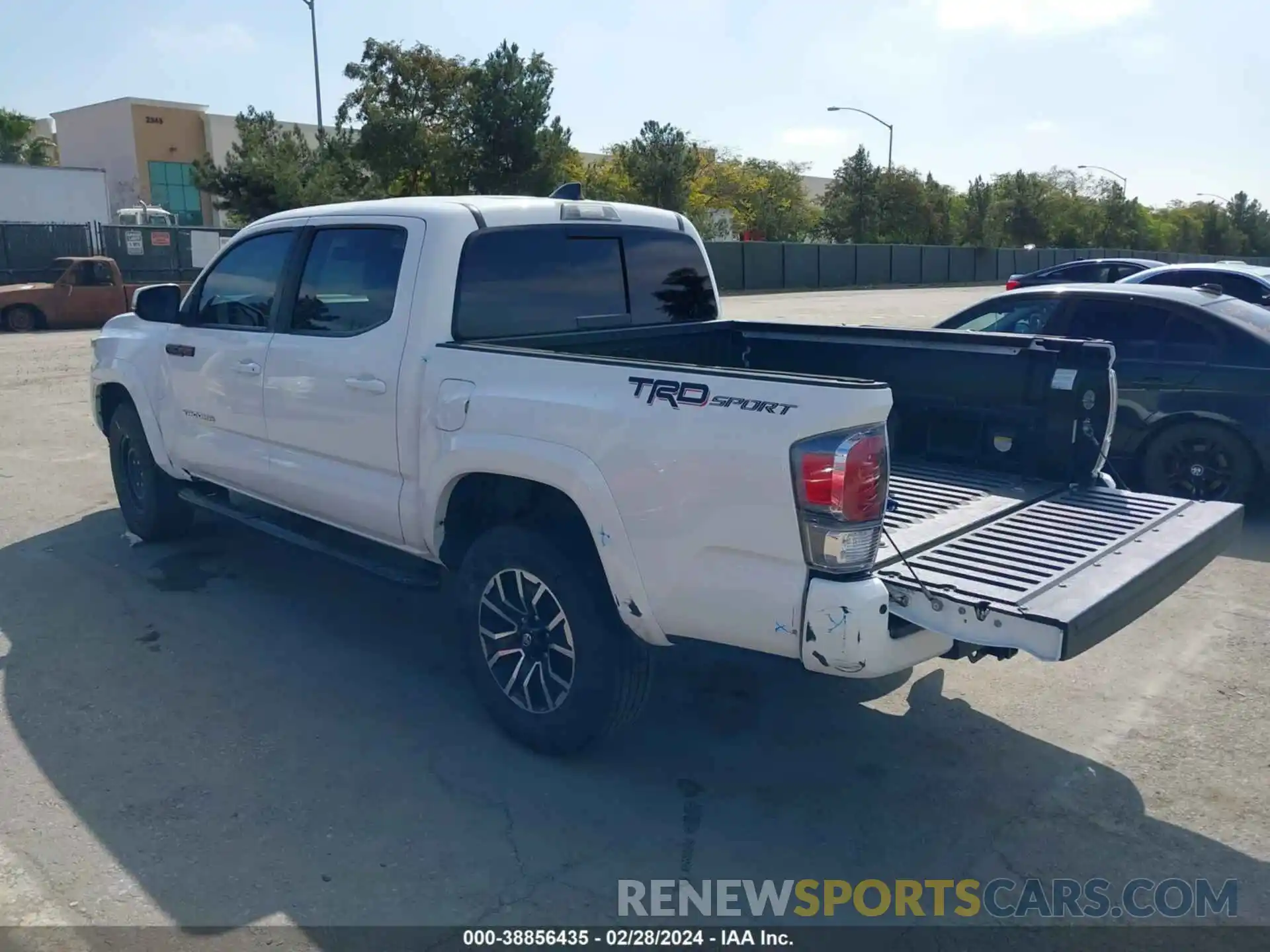 3 Photograph of a damaged car 3TMAZ5CN6LM131210 TOYOTA TACOMA 2020