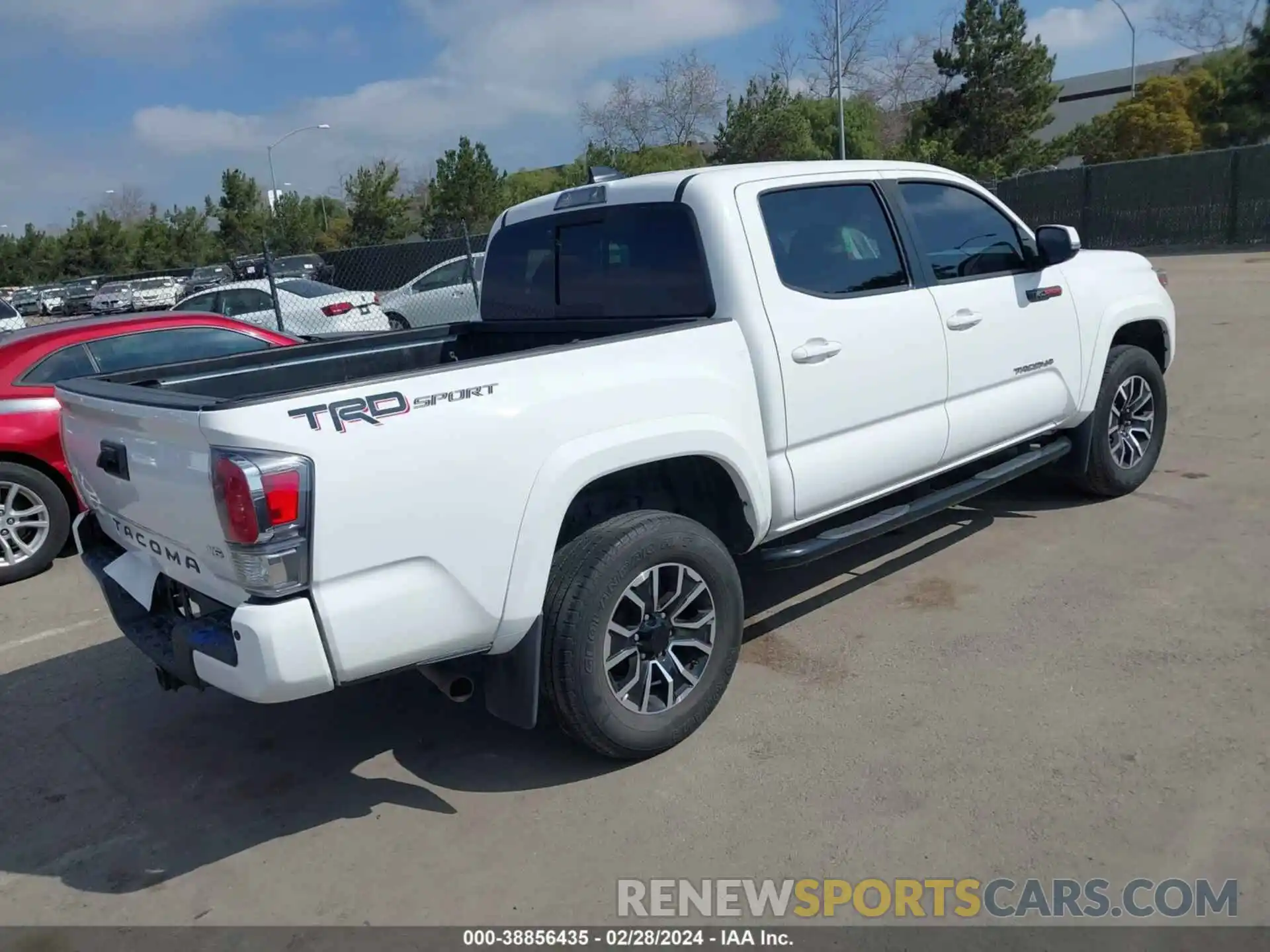 4 Photograph of a damaged car 3TMAZ5CN6LM131210 TOYOTA TACOMA 2020