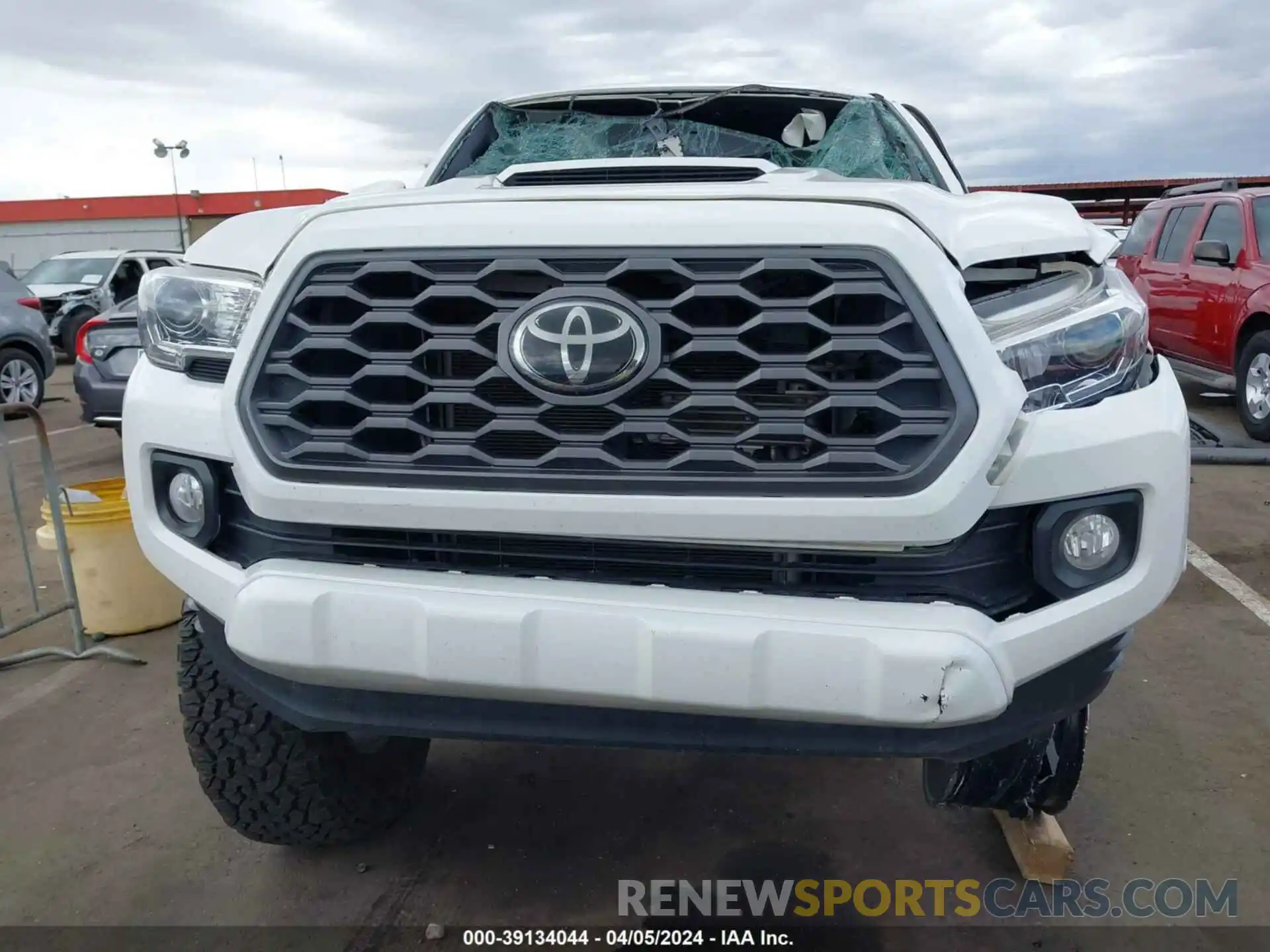 13 Photograph of a damaged car 3TMAZ5CN6LM131336 TOYOTA TACOMA 2020