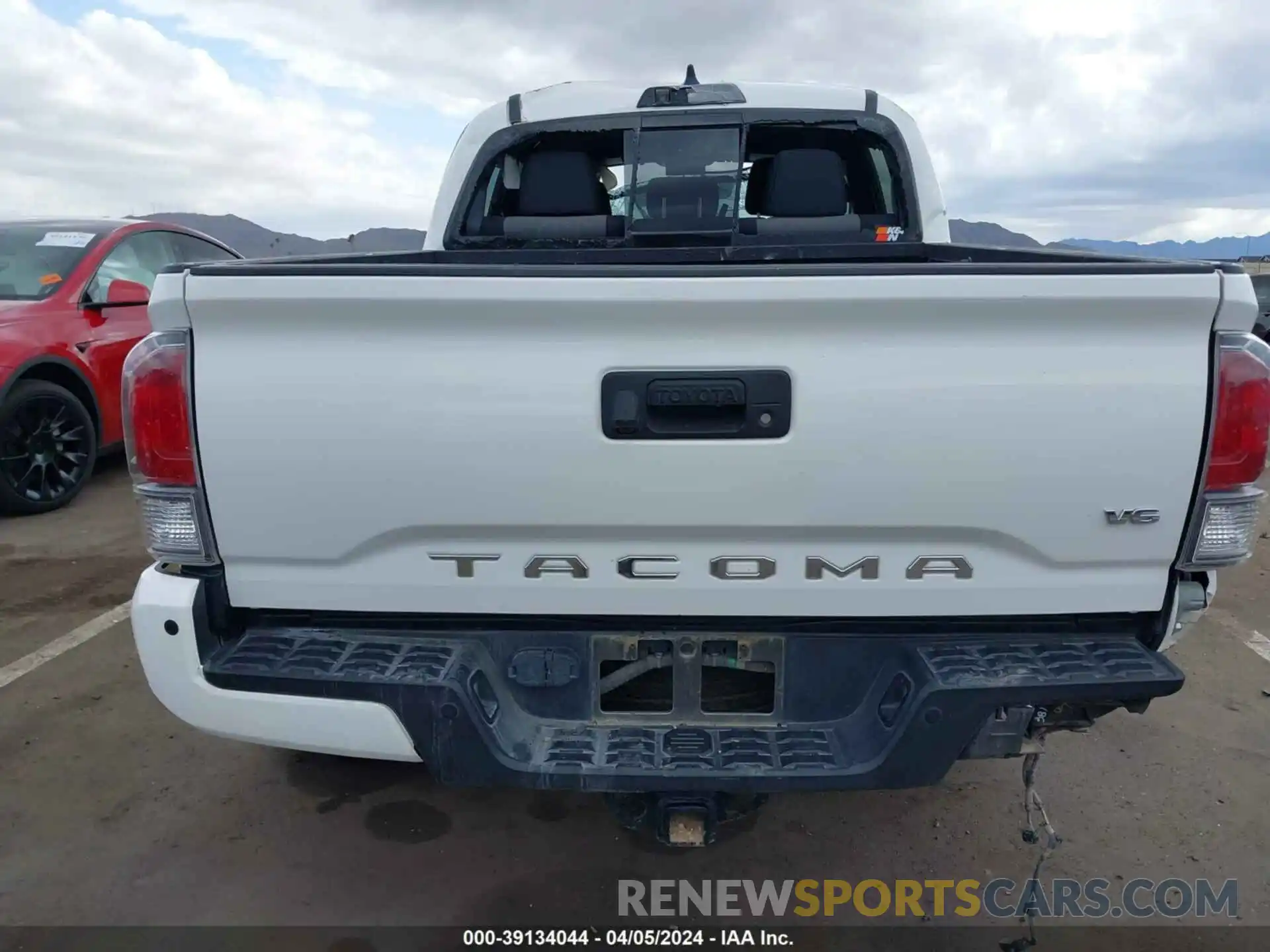 17 Photograph of a damaged car 3TMAZ5CN6LM131336 TOYOTA TACOMA 2020