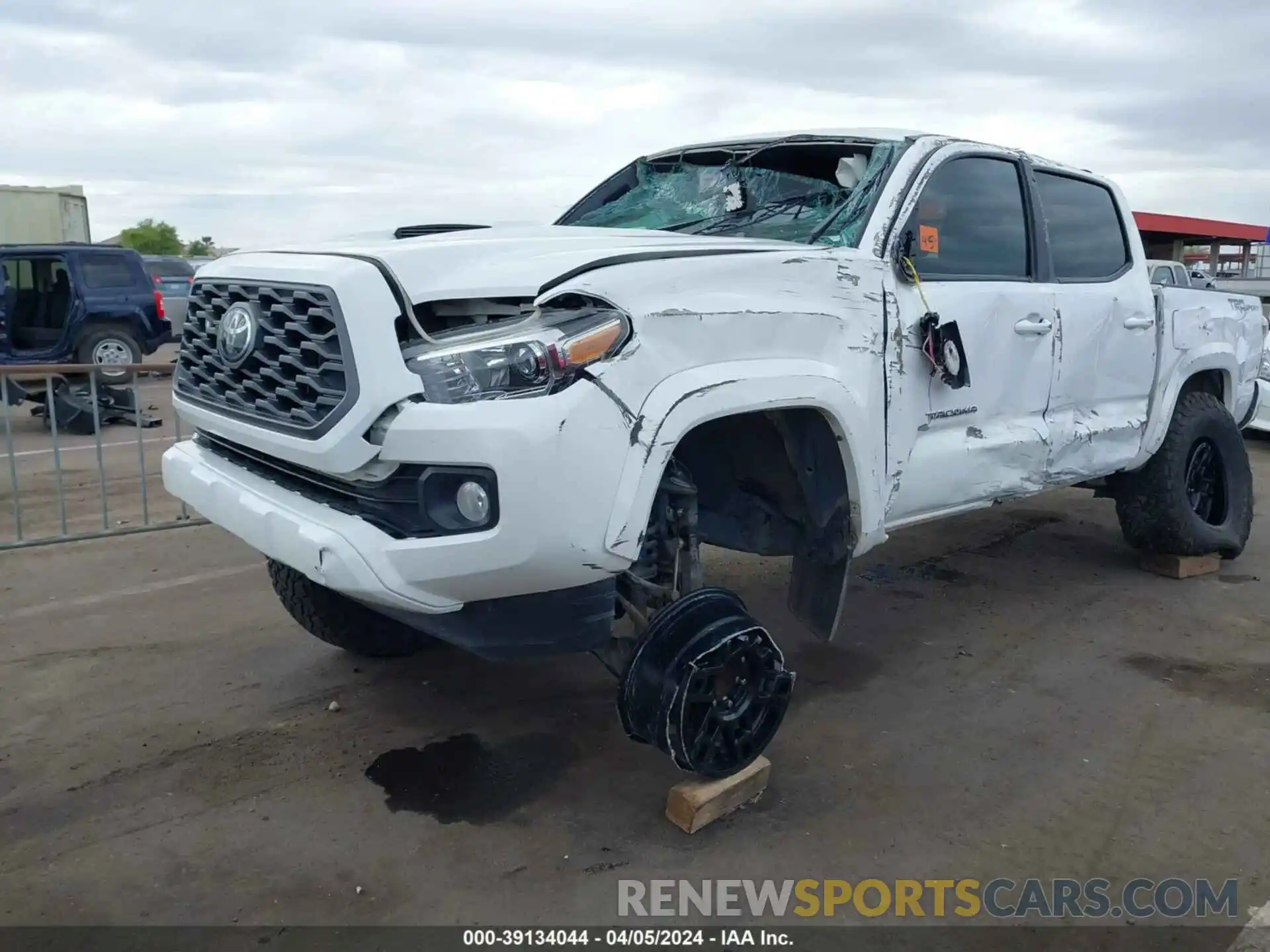 2 Photograph of a damaged car 3TMAZ5CN6LM131336 TOYOTA TACOMA 2020