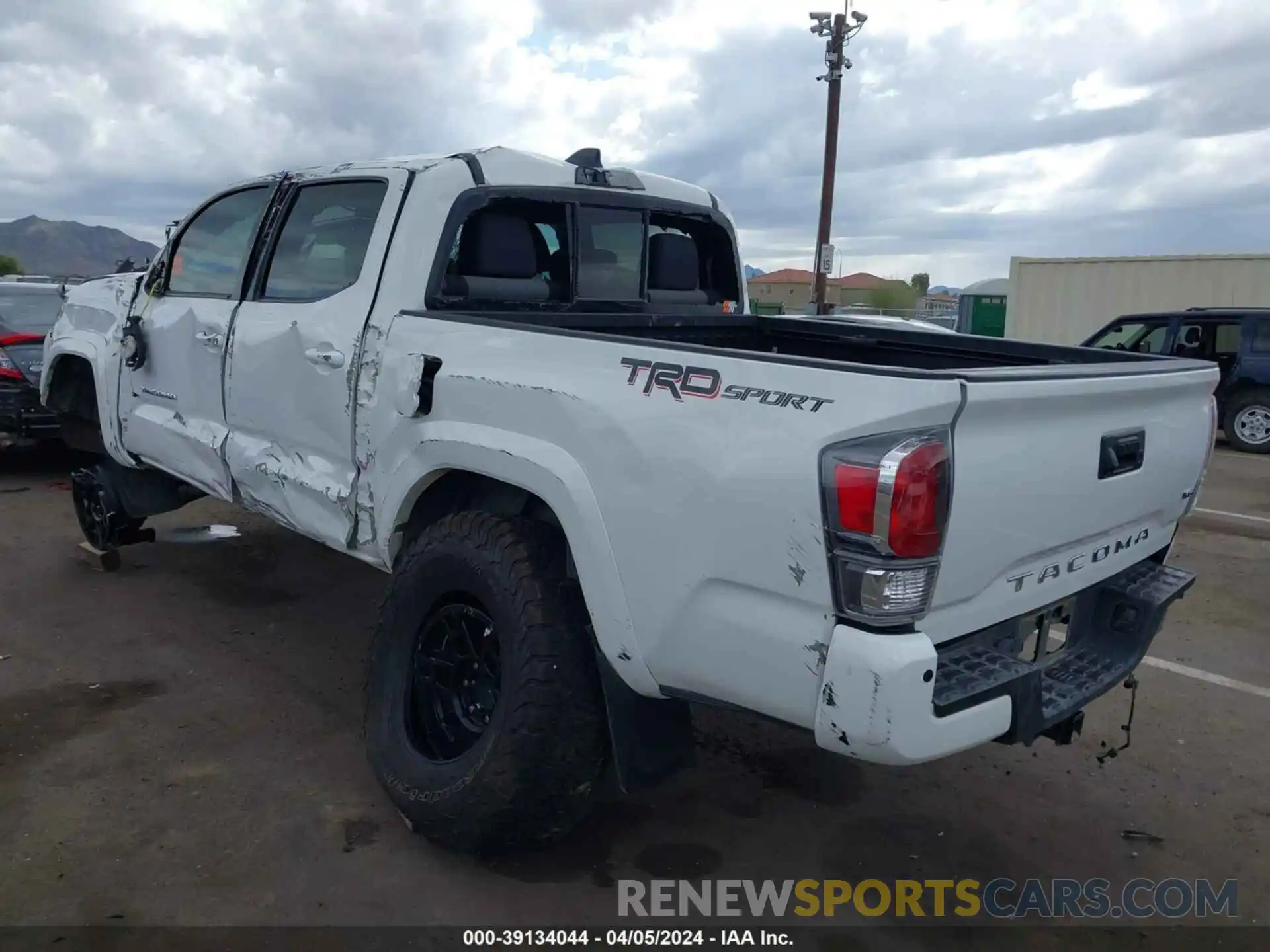 3 Photograph of a damaged car 3TMAZ5CN6LM131336 TOYOTA TACOMA 2020