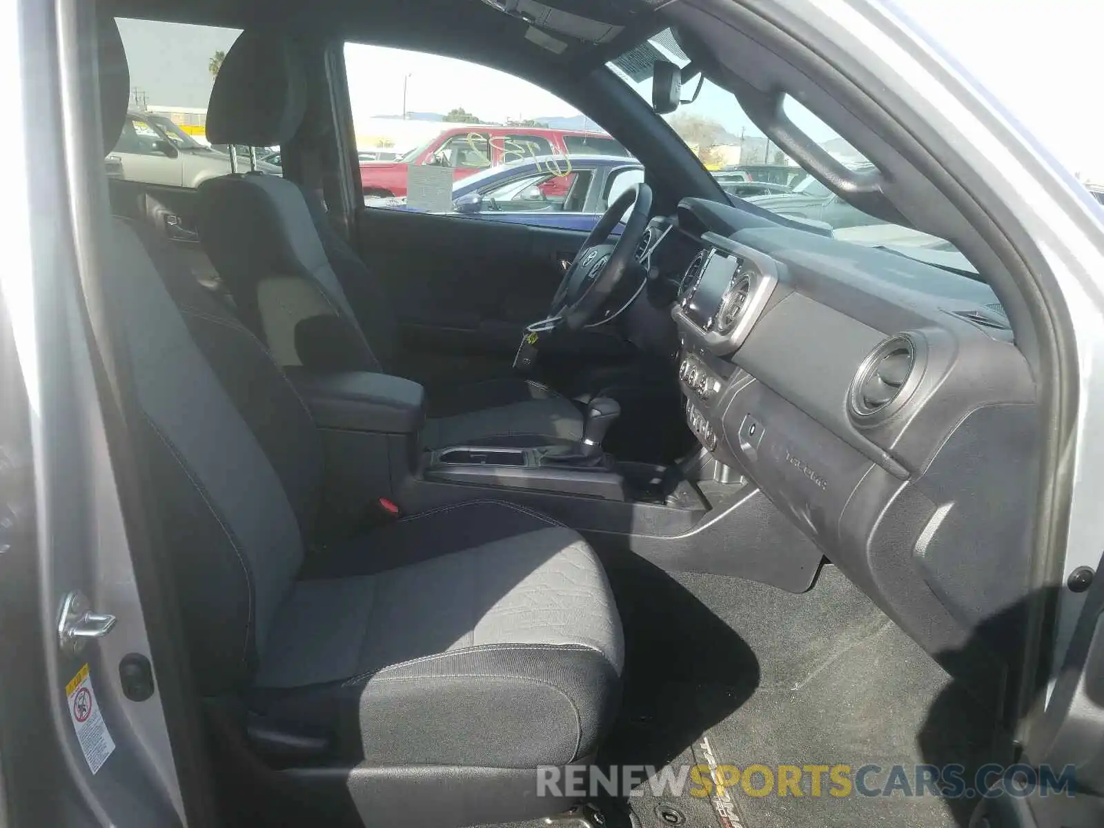 5 Photograph of a damaged car 3TMAZ5CN6LM135435 TOYOTA TACOMA 2020