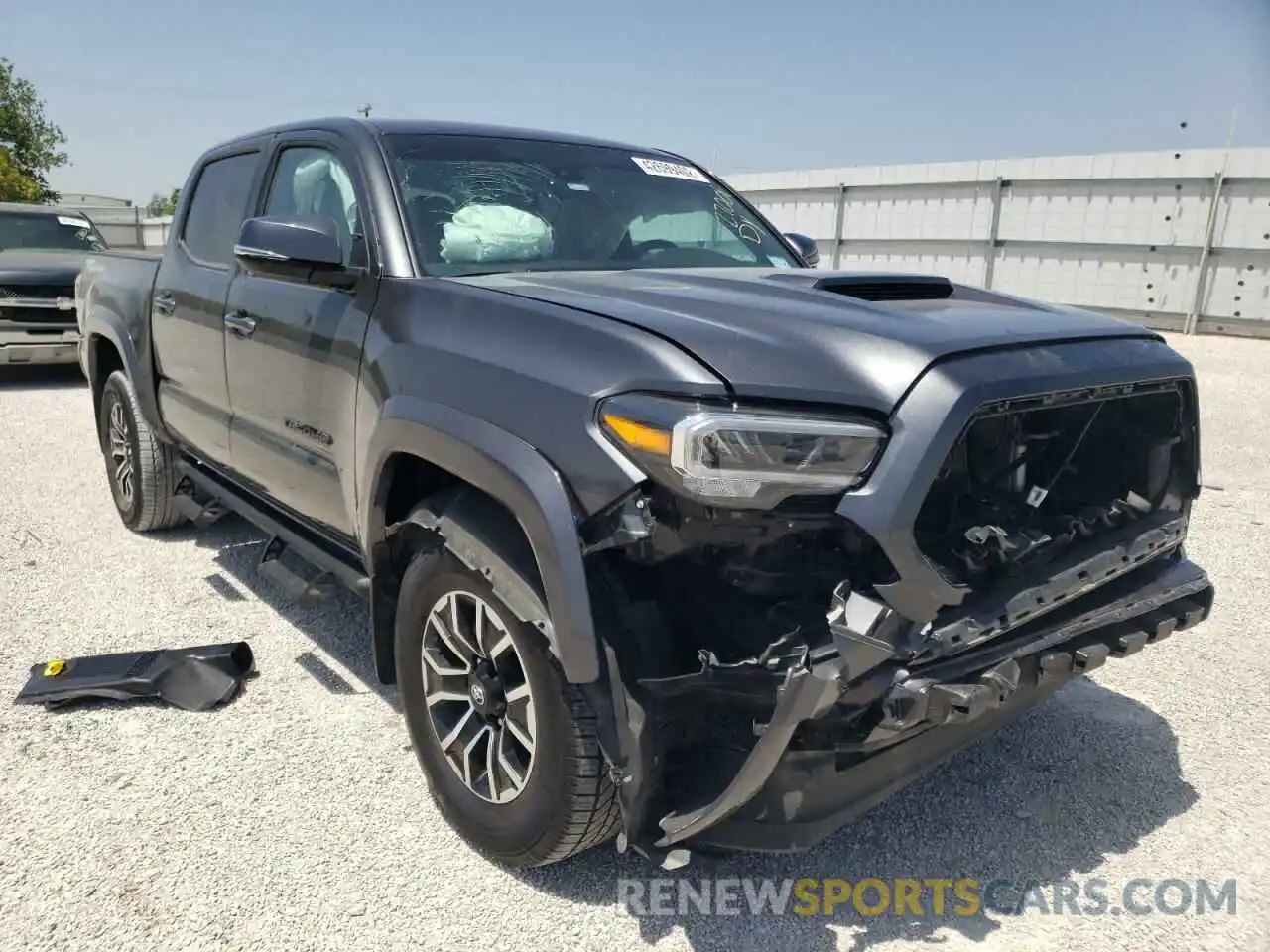 1 Photograph of a damaged car 3TMAZ5CN6LM135550 TOYOTA TACOMA 2020