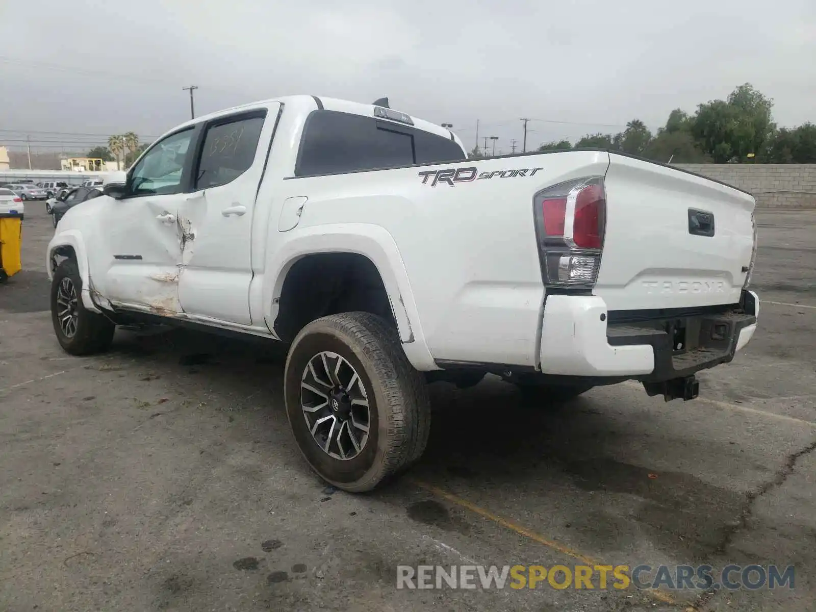 3 Фотография поврежденного автомобиля 3TMAZ5CN6LM136309 TOYOTA TACOMA 2020