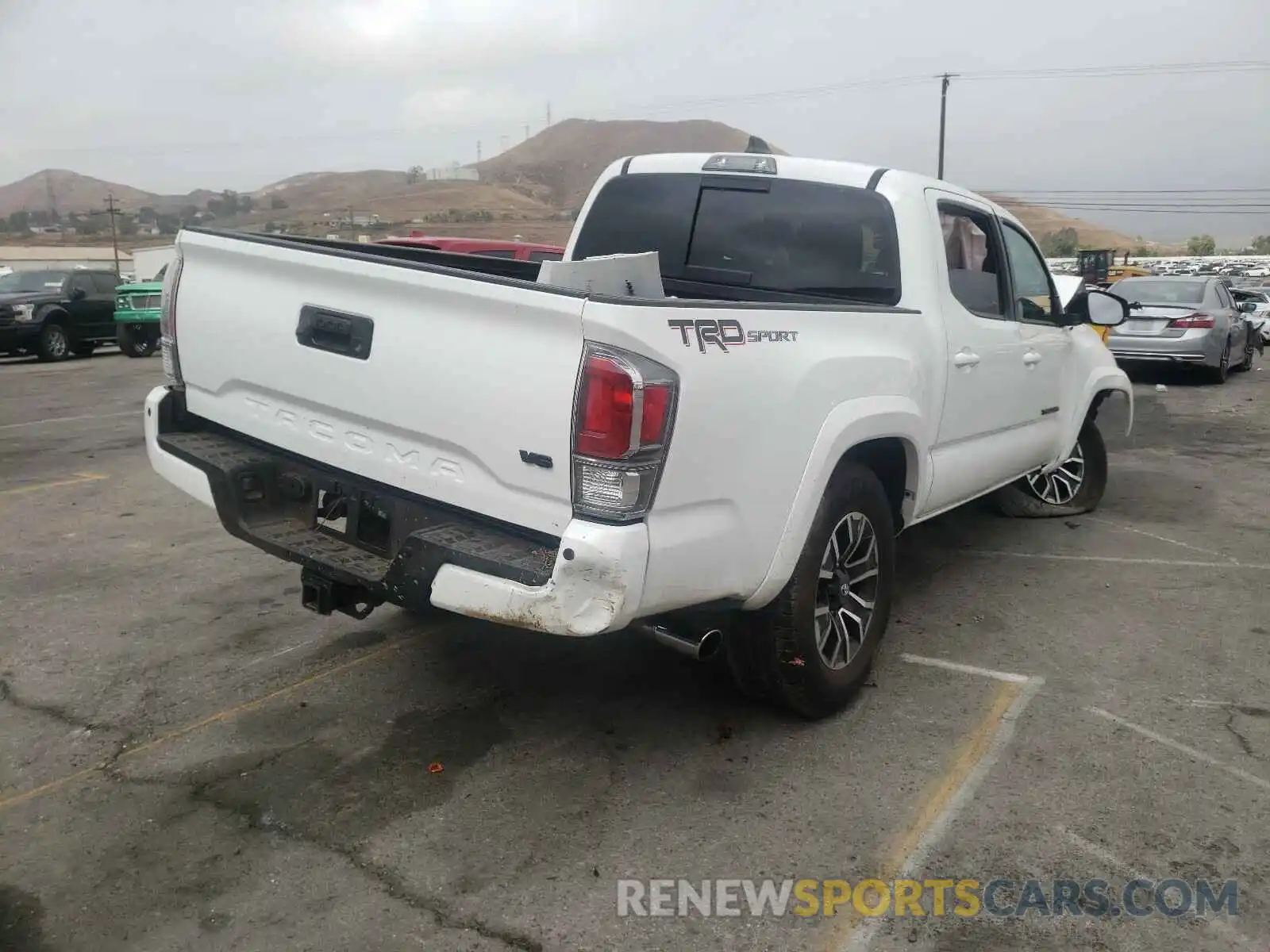 4 Фотография поврежденного автомобиля 3TMAZ5CN6LM136309 TOYOTA TACOMA 2020