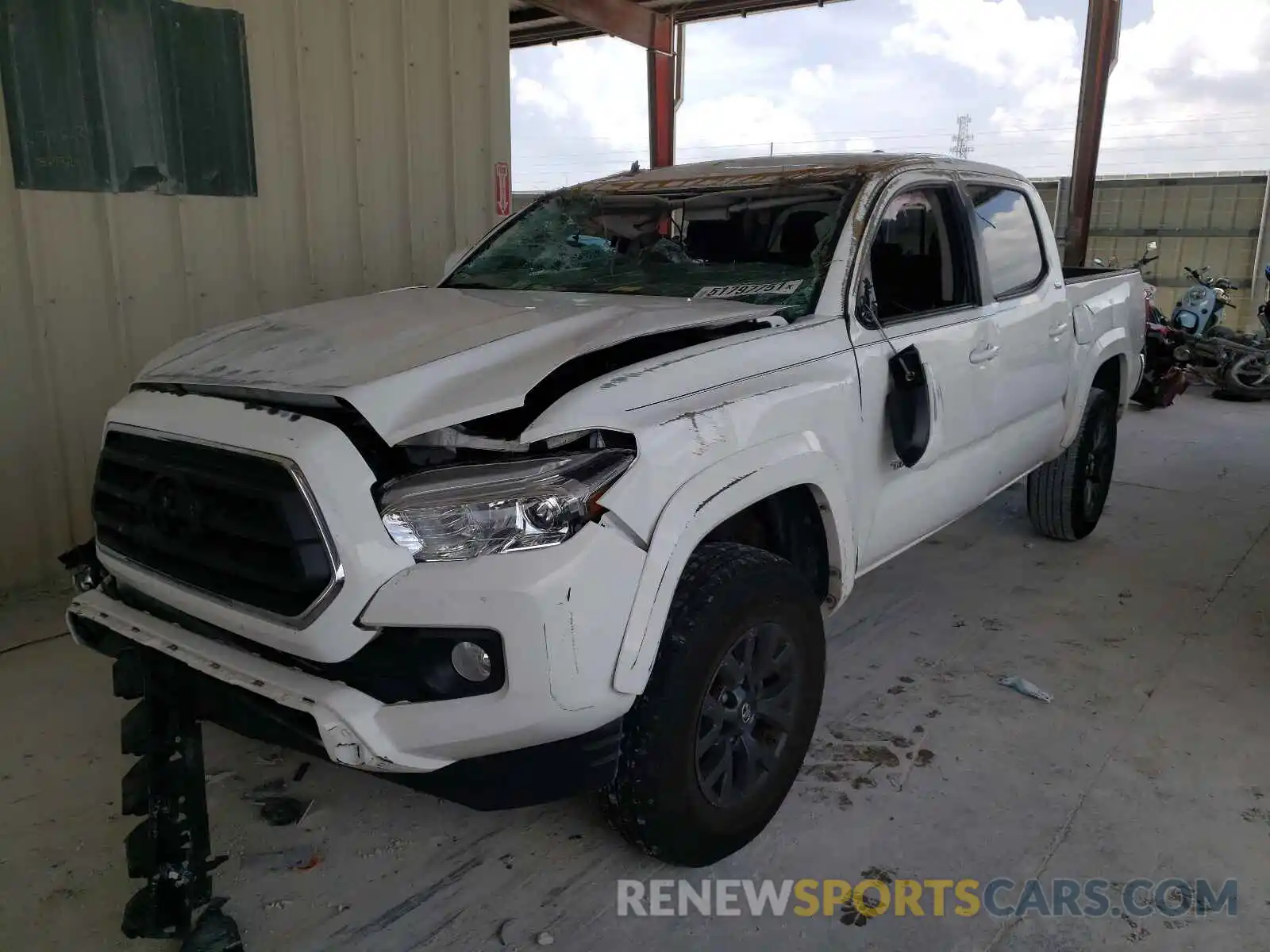 2 Photograph of a damaged car 3TMAZ5CN7LM116988 TOYOTA TACOMA 2020