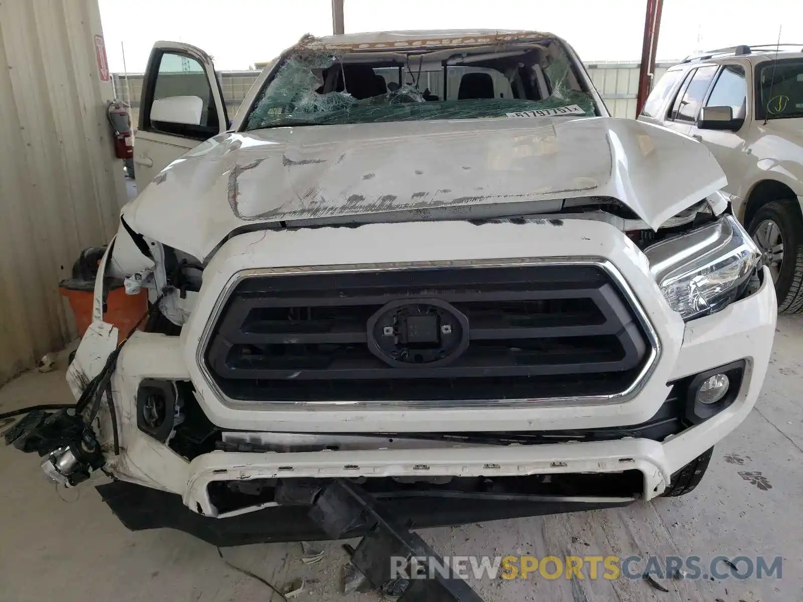 9 Photograph of a damaged car 3TMAZ5CN7LM116988 TOYOTA TACOMA 2020