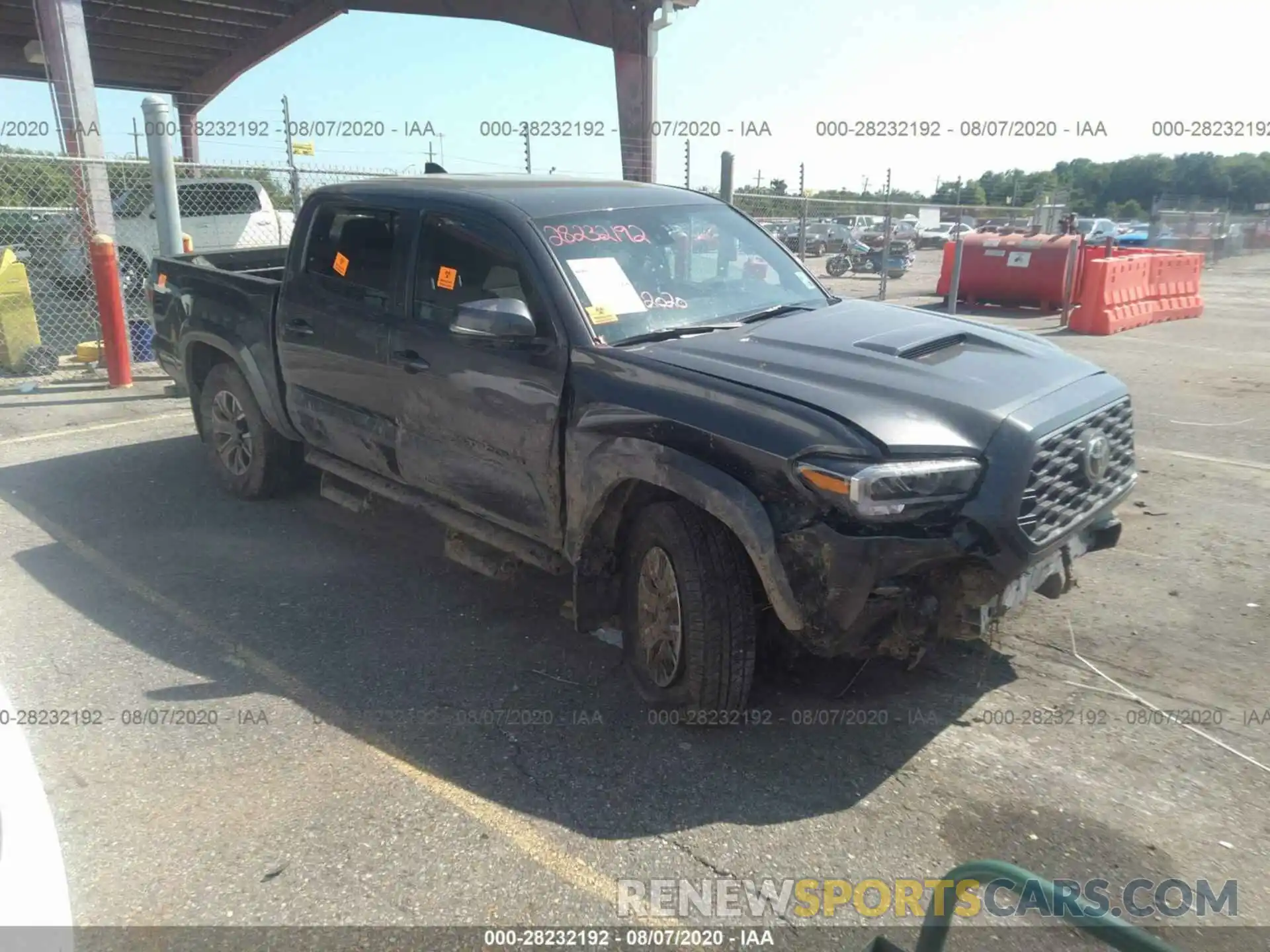 1 Photograph of a damaged car 3TMAZ5CN7LM118319 TOYOTA TACOMA 2020