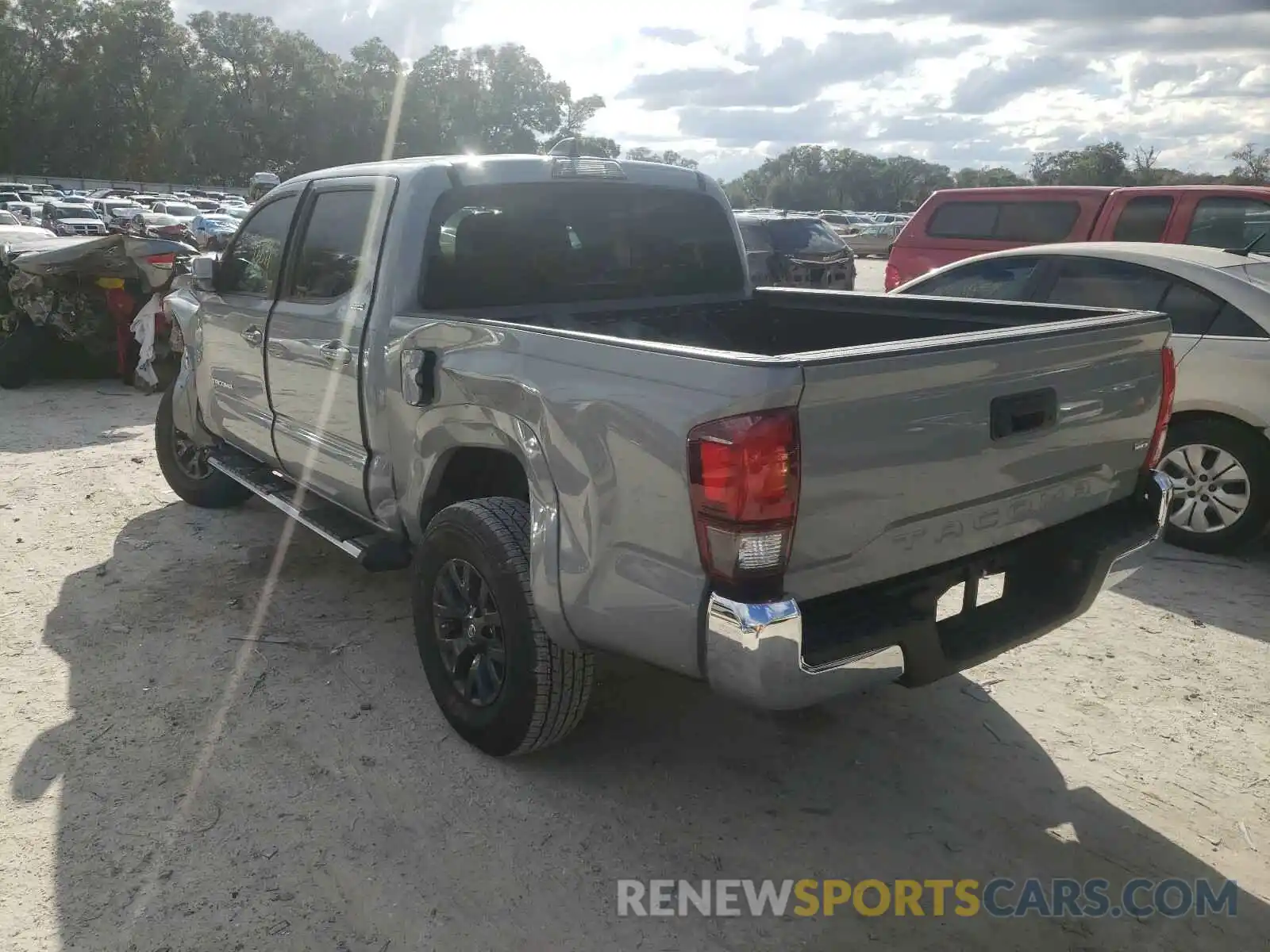 3 Photograph of a damaged car 3TMAZ5CN7LM118790 TOYOTA TACOMA 2020