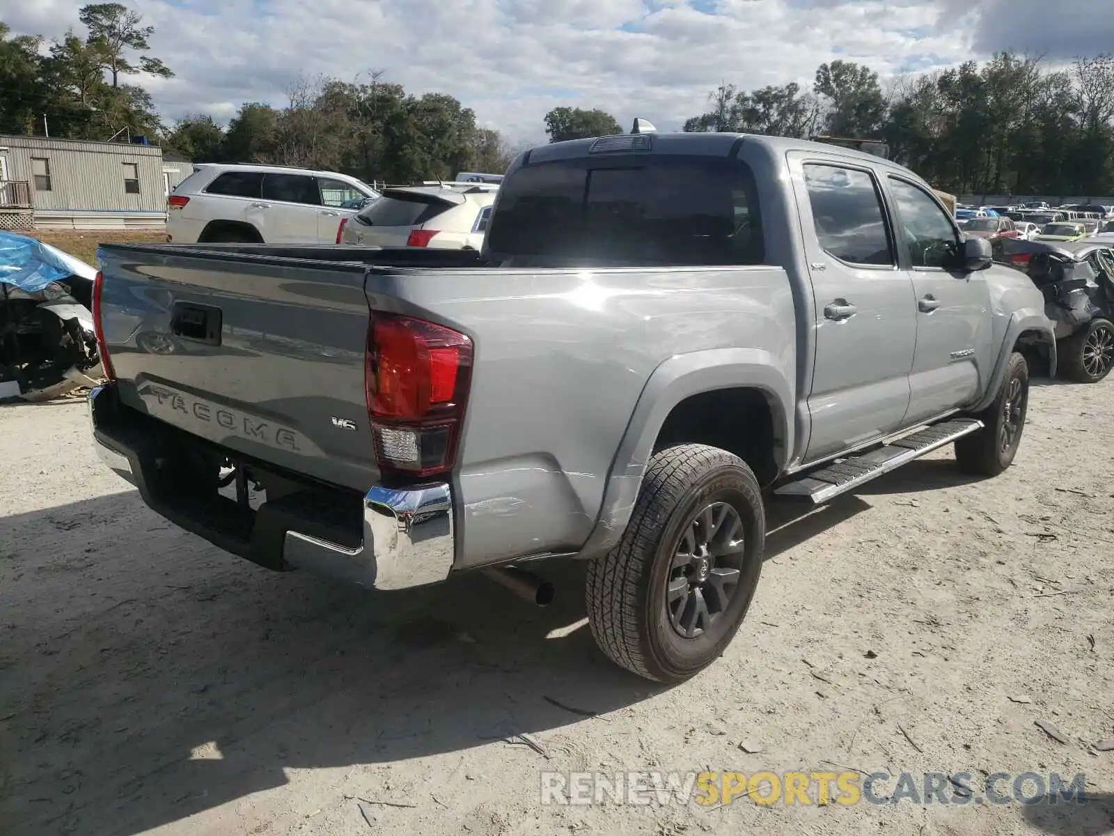 4 Photograph of a damaged car 3TMAZ5CN7LM118790 TOYOTA TACOMA 2020