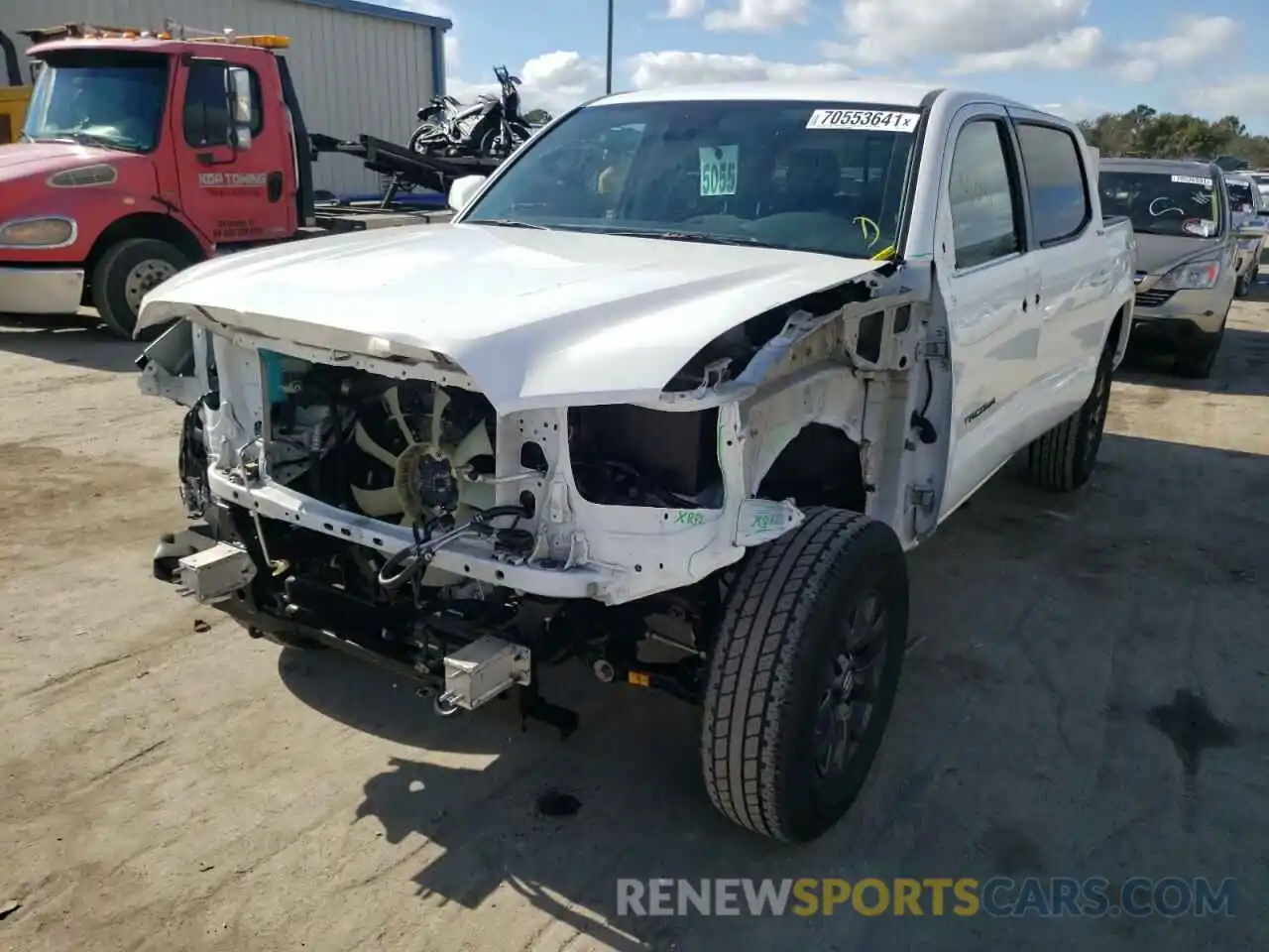 2 Photograph of a damaged car 3TMAZ5CN7LM122418 TOYOTA TACOMA 2020