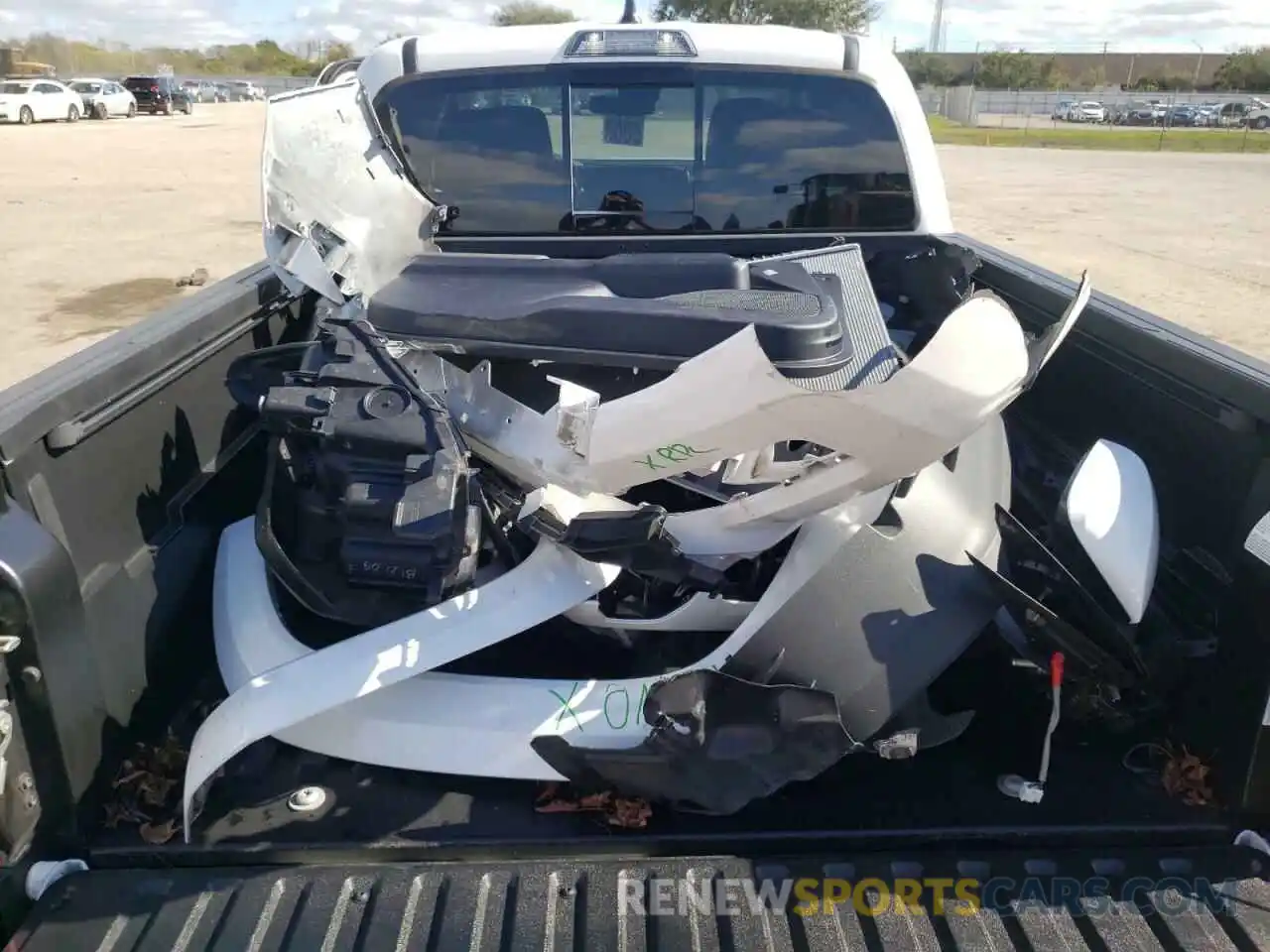 9 Photograph of a damaged car 3TMAZ5CN7LM122418 TOYOTA TACOMA 2020