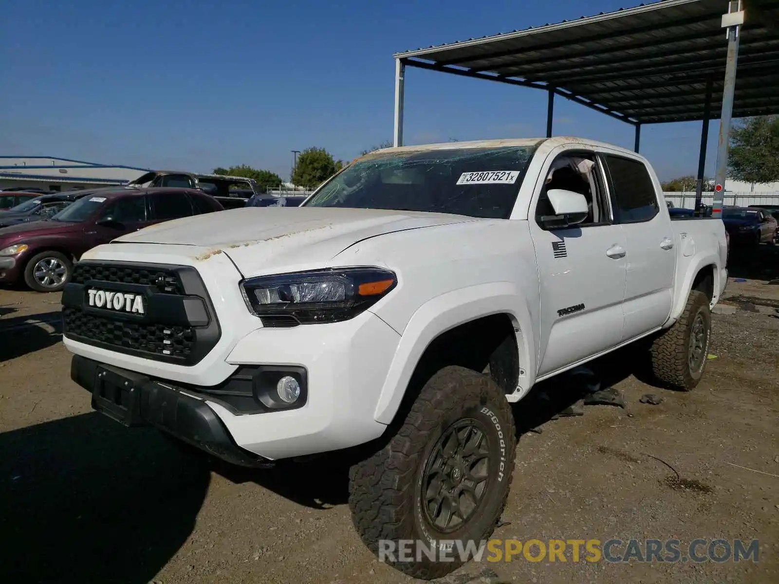 2 Photograph of a damaged car 3TMAZ5CN7LM122600 TOYOTA TACOMA 2020