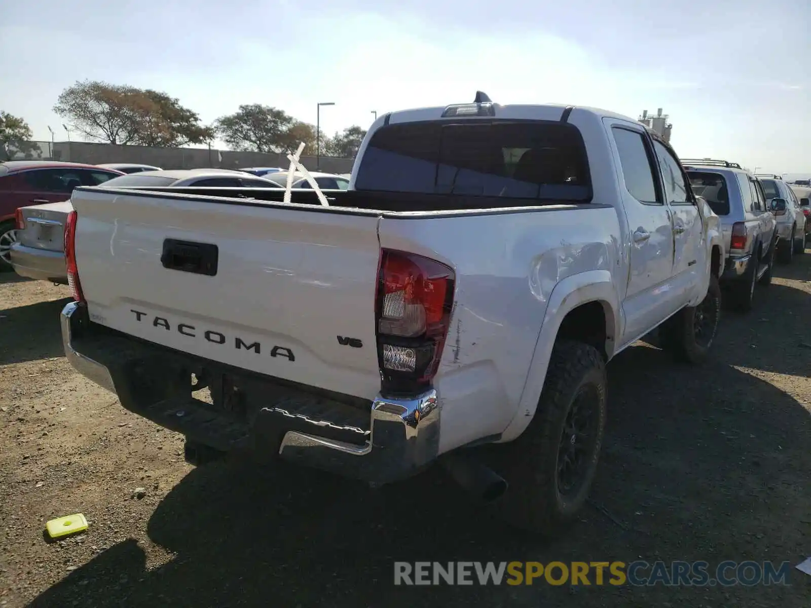 4 Photograph of a damaged car 3TMAZ5CN7LM122600 TOYOTA TACOMA 2020