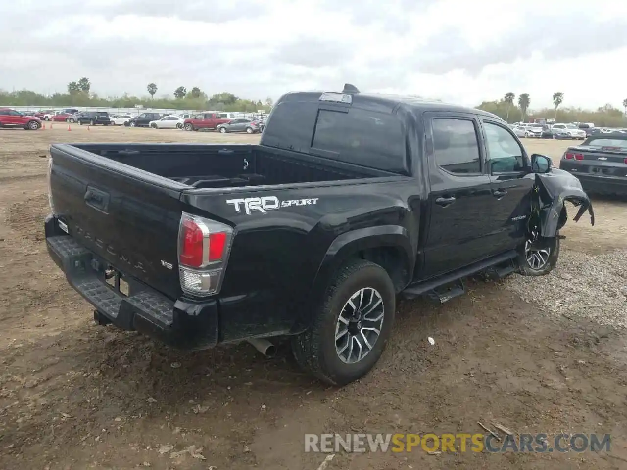 4 Photograph of a damaged car 3TMAZ5CN7LM123388 TOYOTA TACOMA 2020