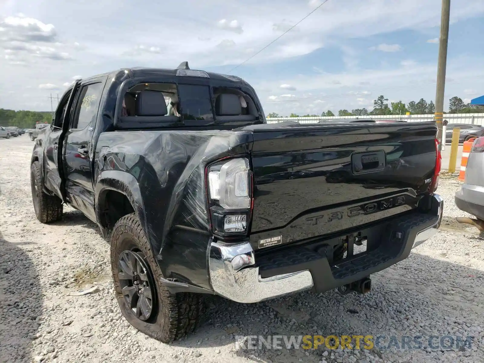 3 Photograph of a damaged car 3TMAZ5CN7LM123486 TOYOTA TACOMA 2020