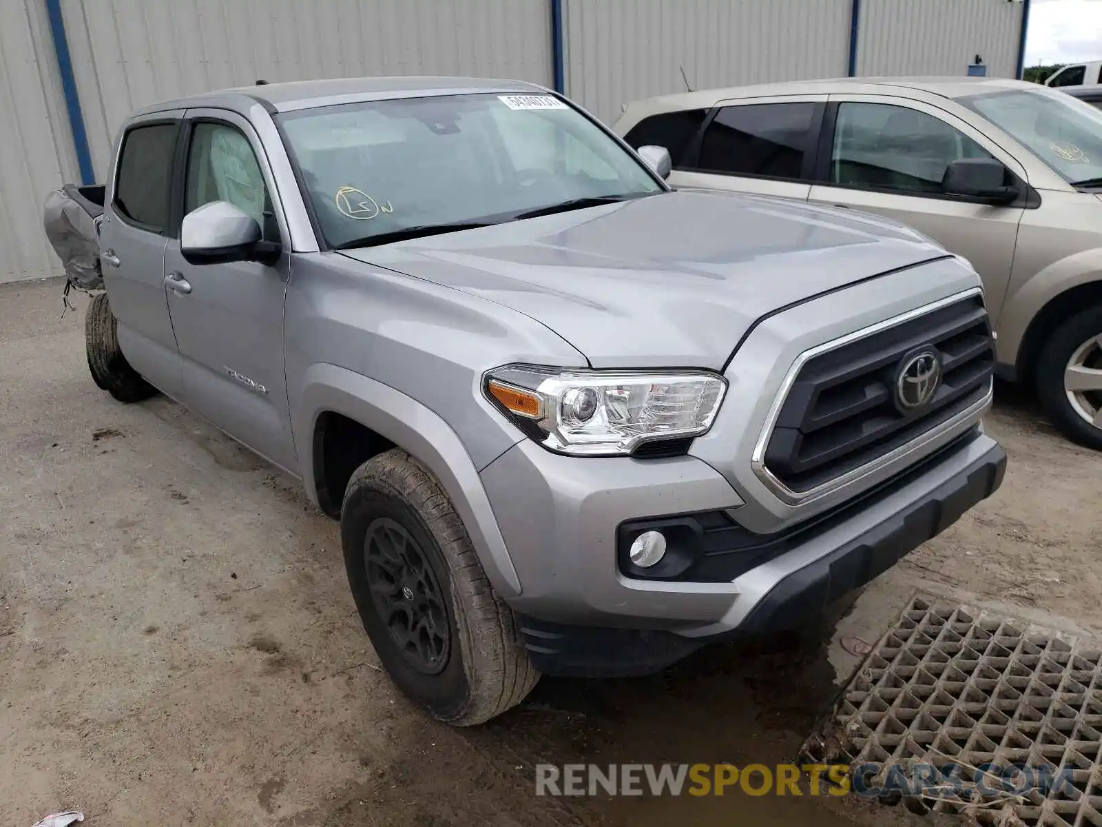 1 Photograph of a damaged car 3TMAZ5CN7LM123729 TOYOTA TACOMA 2020