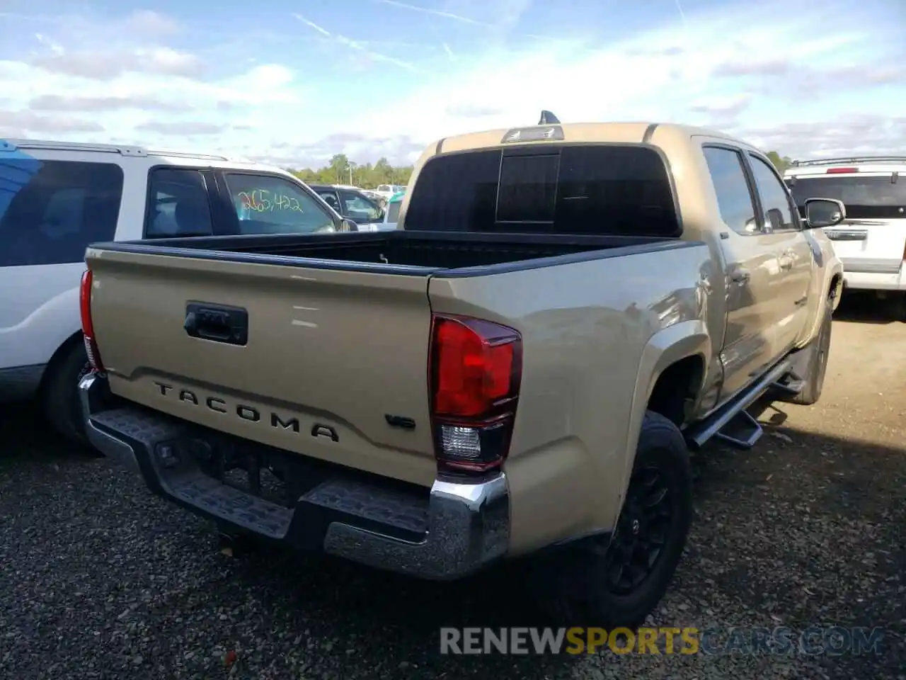 4 Photograph of a damaged car 3TMAZ5CN7LM124881 TOYOTA TACOMA 2020