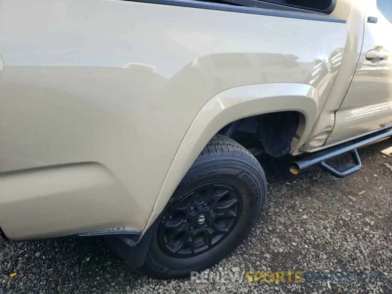 9 Photograph of a damaged car 3TMAZ5CN7LM124881 TOYOTA TACOMA 2020