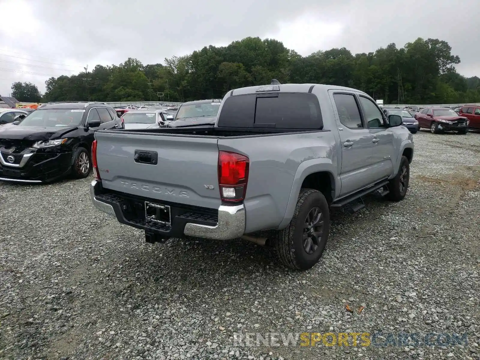 4 Photograph of a damaged car 3TMAZ5CN7LM125609 TOYOTA TACOMA 2020