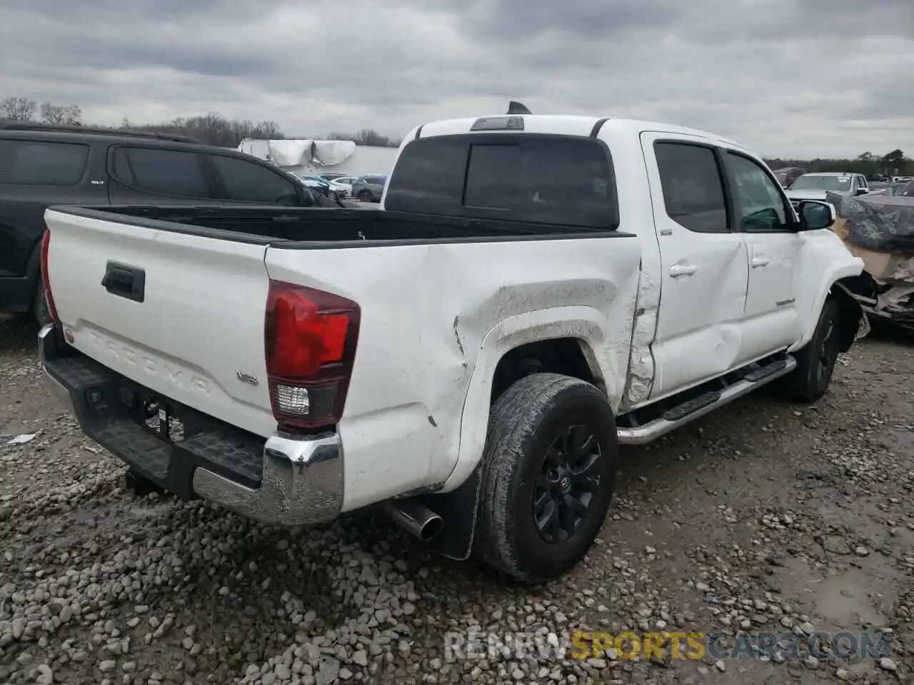 4 Photograph of a damaged car 3TMAZ5CN7LM126128 TOYOTA TACOMA 2020