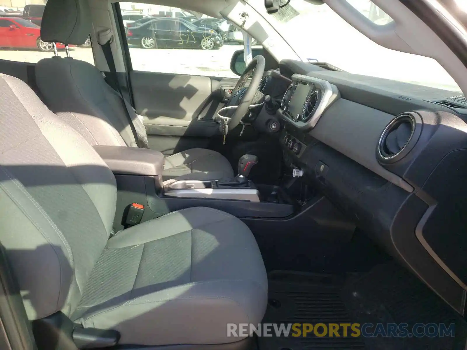 5 Photograph of a damaged car 3TMAZ5CN7LM127036 TOYOTA TACOMA 2020