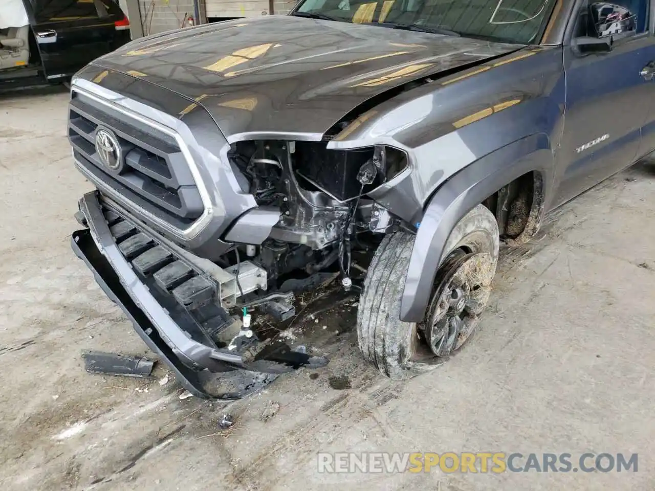 9 Photograph of a damaged car 3TMAZ5CN7LM128882 TOYOTA TACOMA 2020